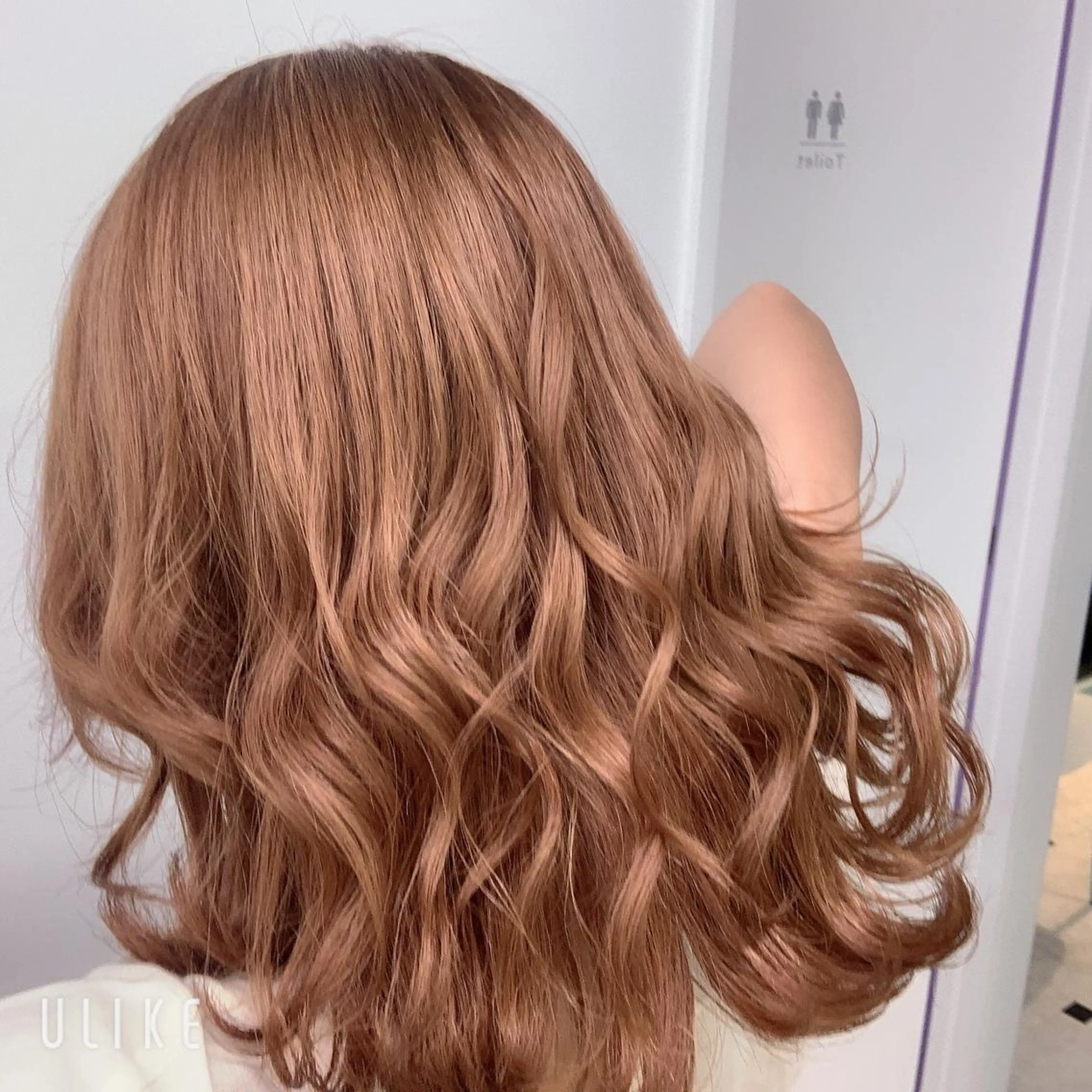 ミディアム カラー ヘアアレンジ 切りっぱなしボブ ベージュカラー 透明感カラー ミルクティーベージュ オレンジ EMANON池袋3rd所属・ダブルカラー｜ なおき｜池袋美容師のヘアスタイル