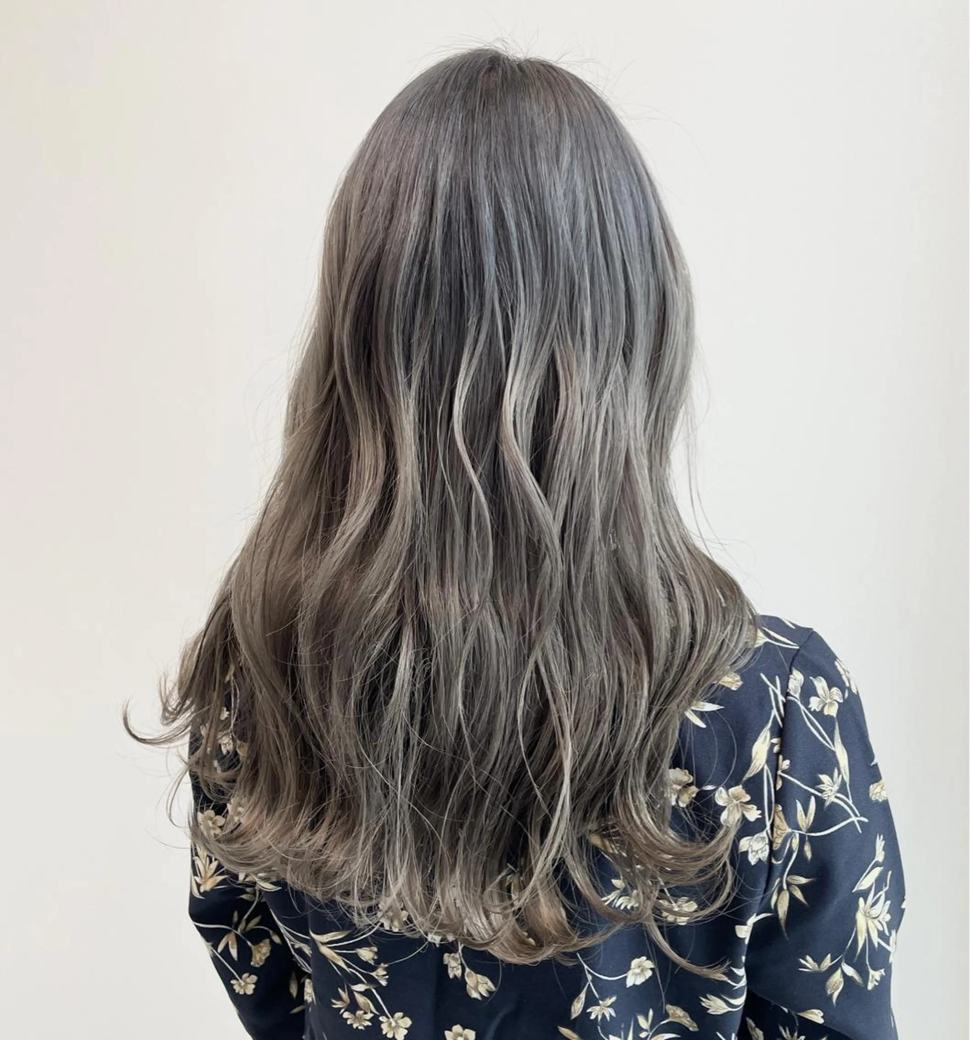 セミロング コトネ🫧 韓国風レイヤーカットのヘアスタイル