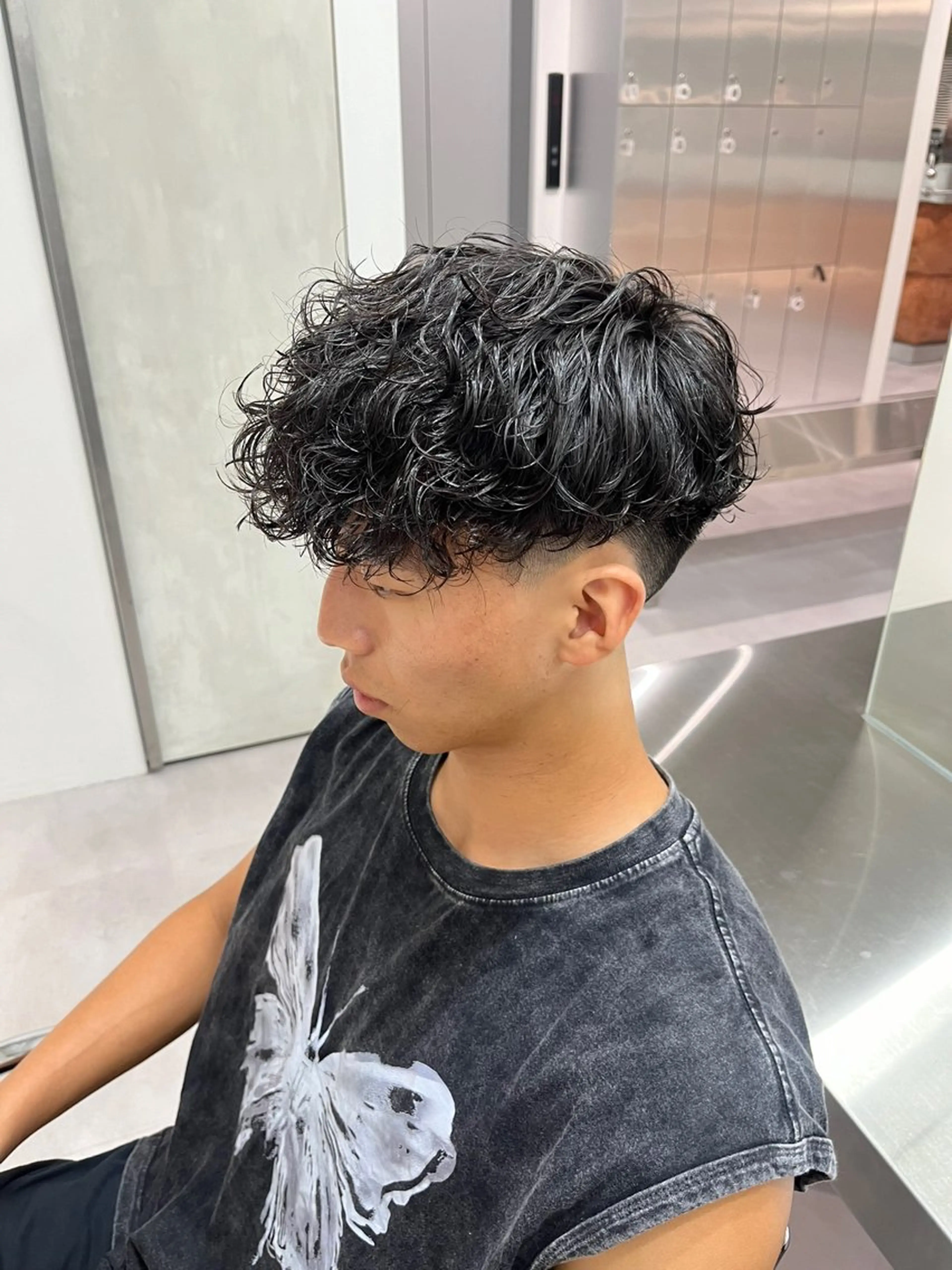 ショート パーマ メンズ ⚡メンズパーマフ ェードカットTomyのヘアスタイル