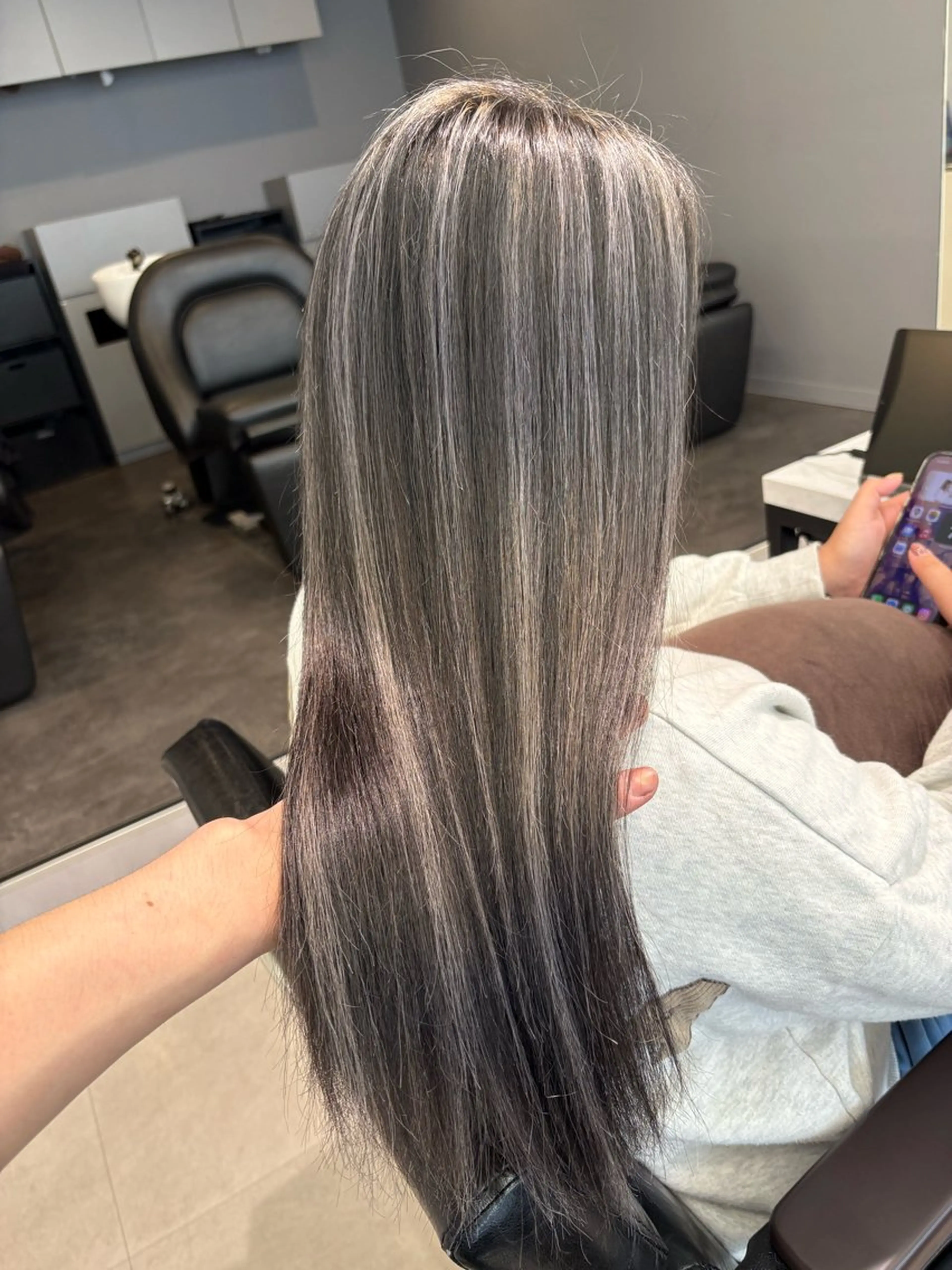 ロング カラー ブリーチ ハイライトカラー シルバー ハイライト カット ヘアカラー トリートメント ハイライト/ショート /ボブ/RYOHEIのヘアスタイル