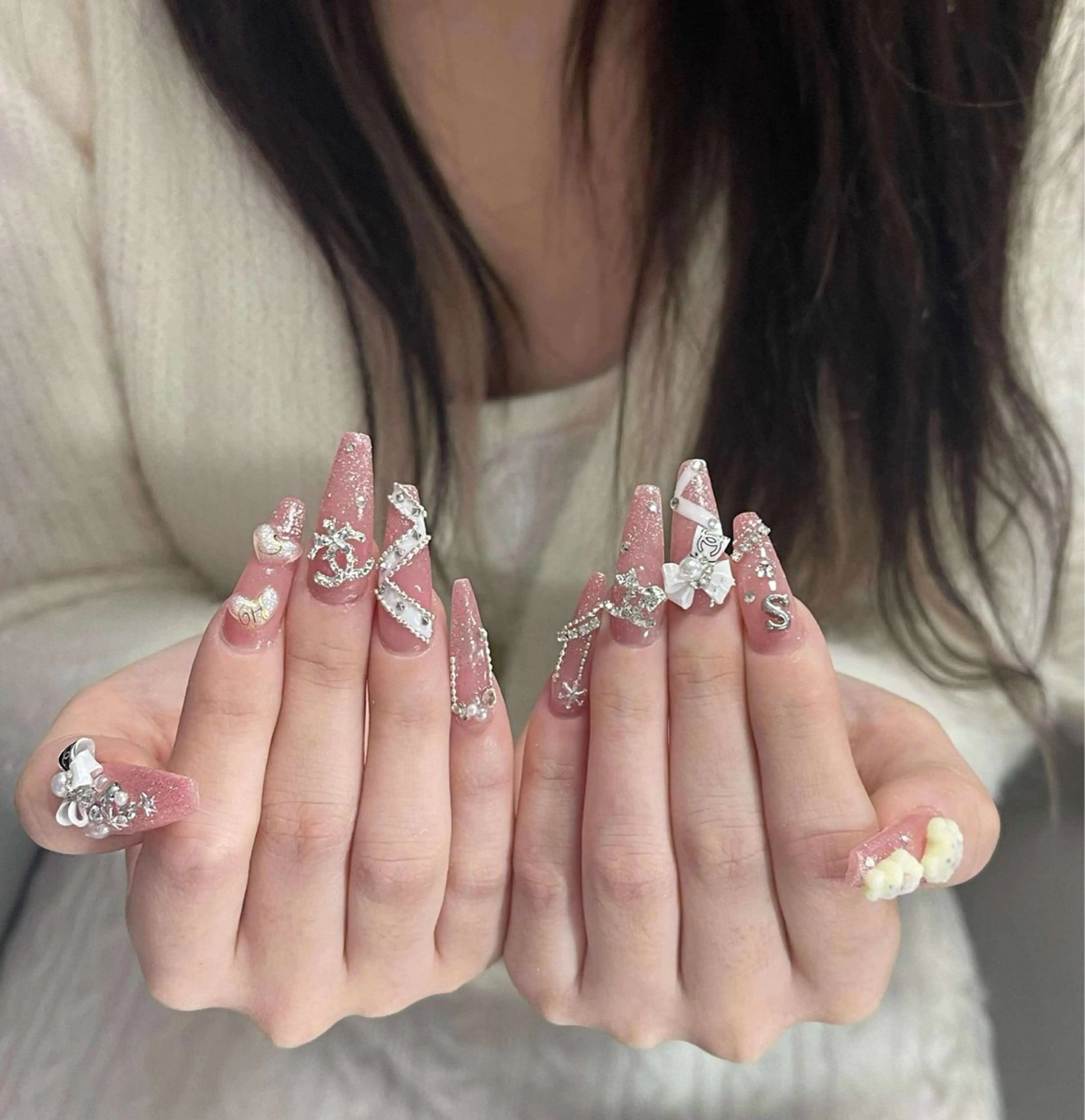 ネイル オーロラネイル クリアネイル 成人式 フラッシュネイル ジェルネイル ハンドネイル Amee Nail Salonのネイルデザイン