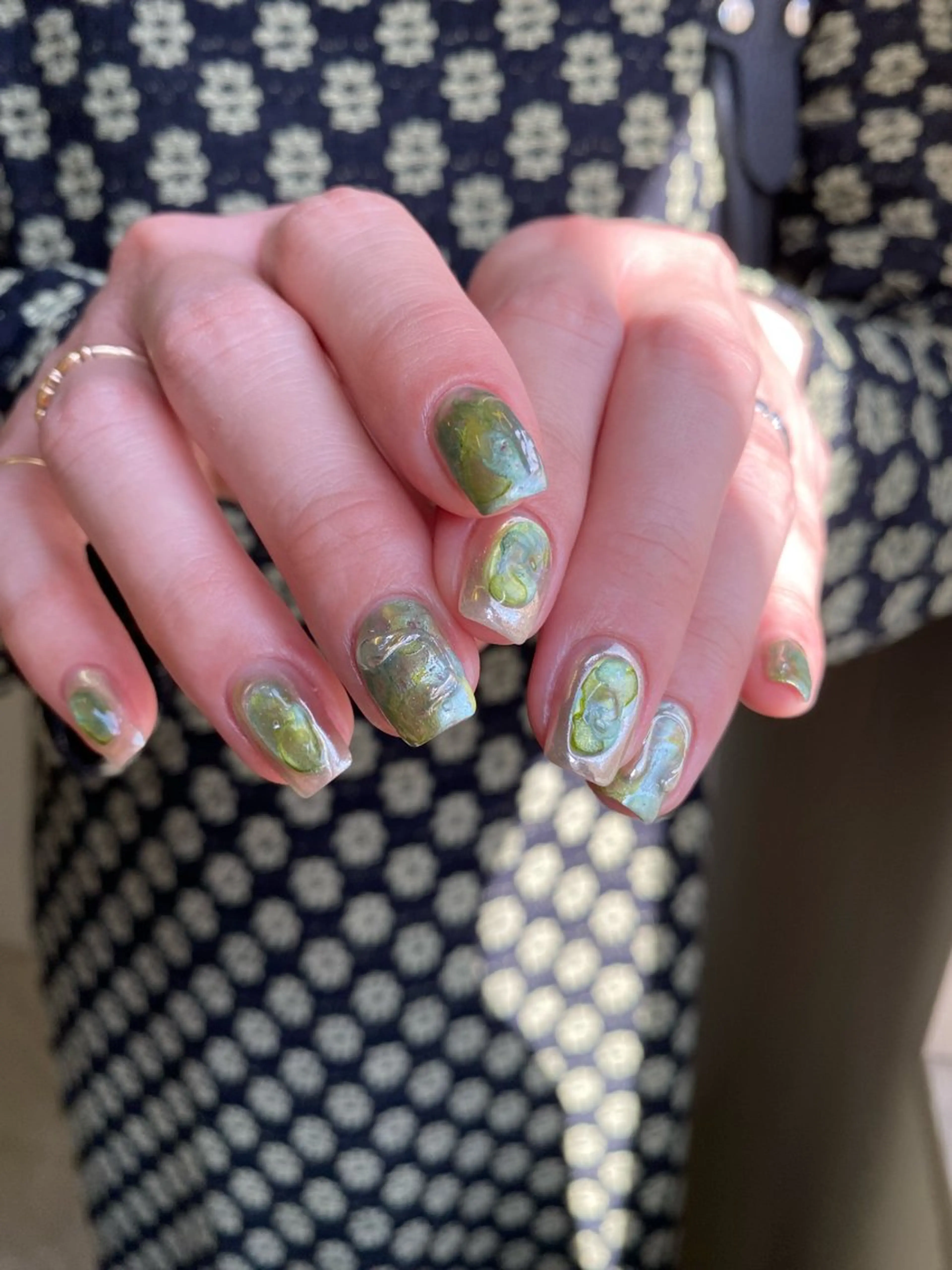 ネイル 成人式 フレンチネイル ジェルネイル ガーリー マグネットネイル ハンドネイル 草加ニュアンスネイル 🌚hersのネイルデザイン