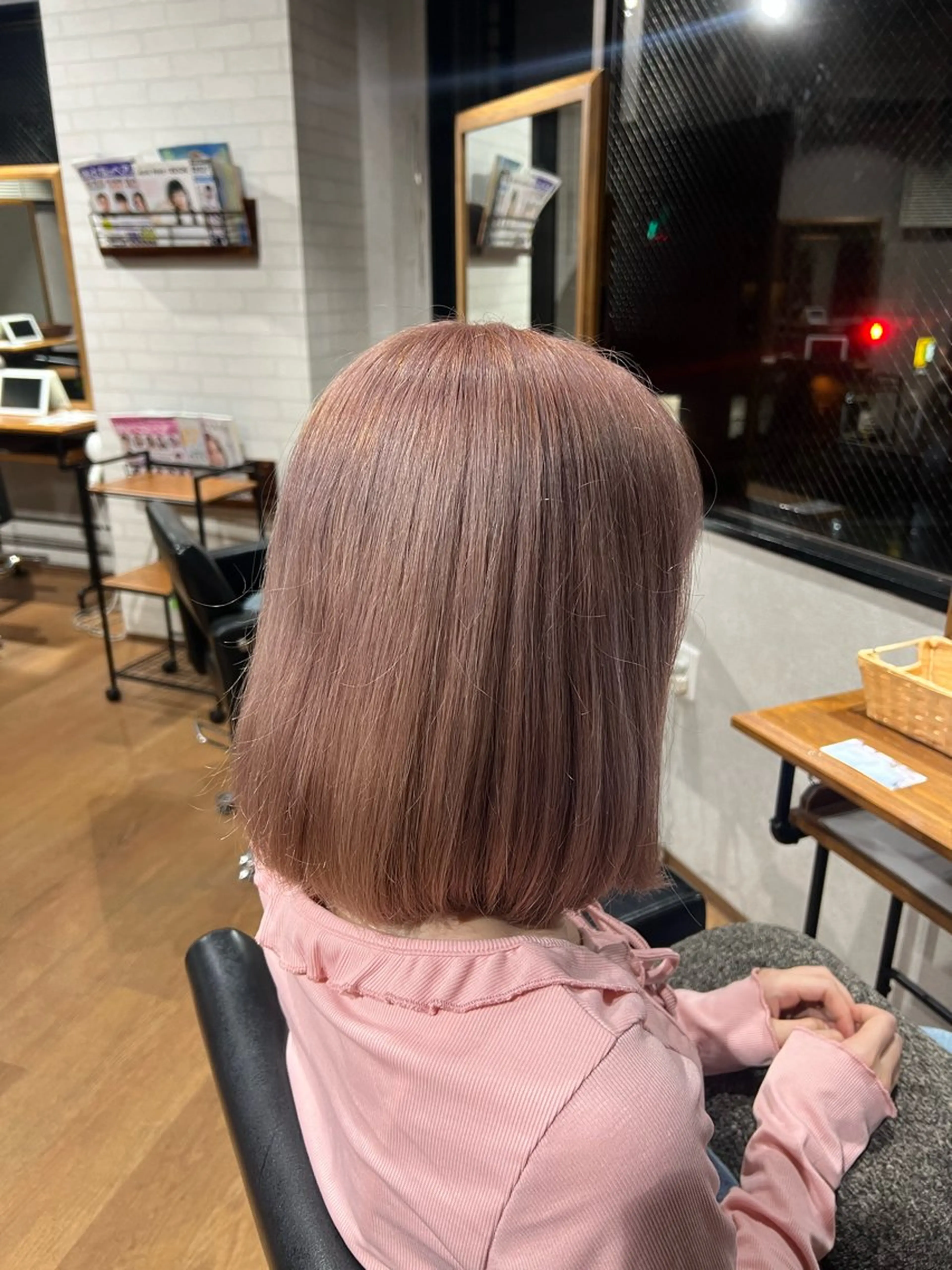 ミディアム ヘアカラー Vis ill所属・イリオモテ レナのヘアスタイル