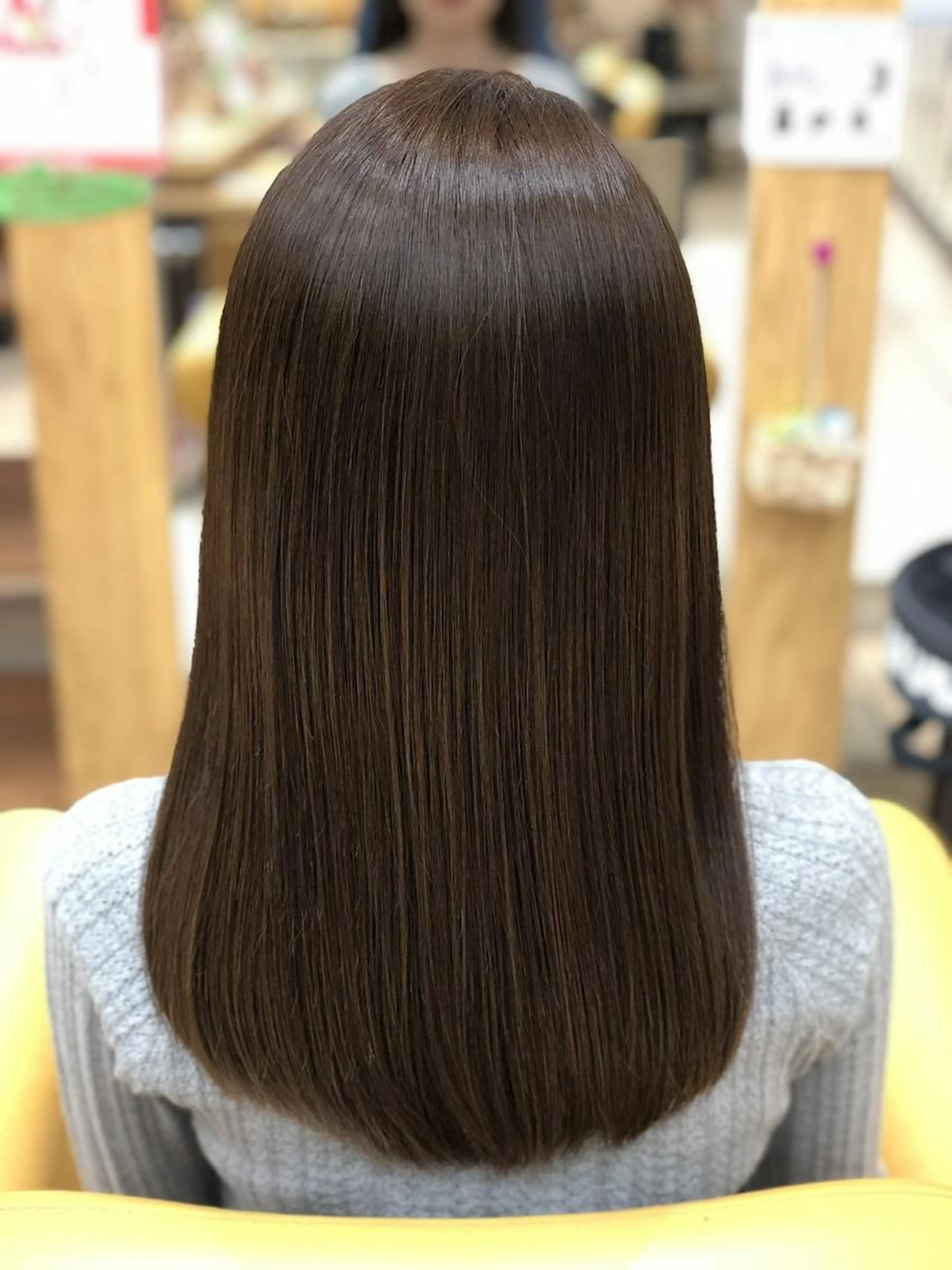 〔⭐︎長さを変えずにシャンプーなしメンテナンスカット⭐︎〕2️⃣4️⃣歳以下限定メニュー🟥の写真