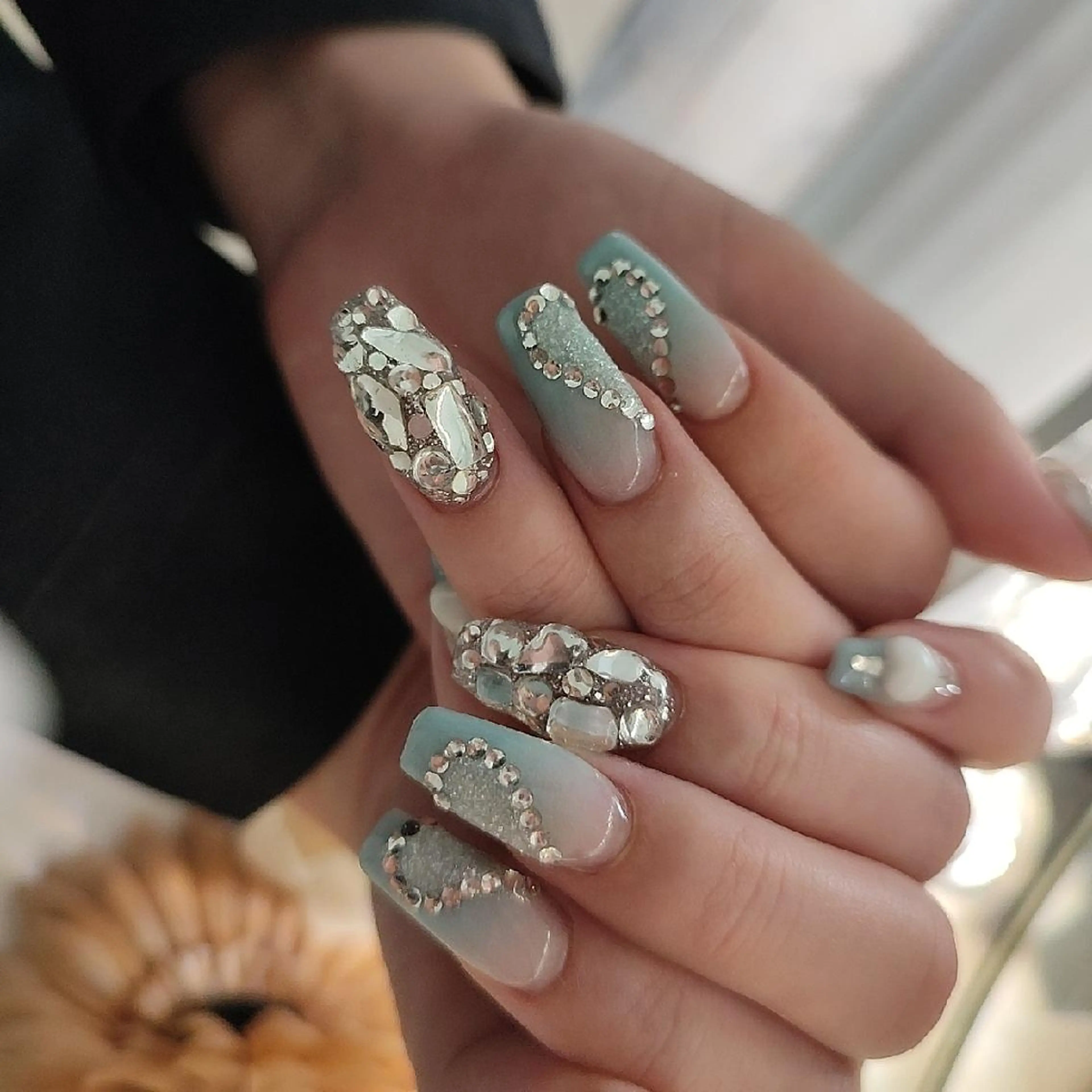 ネイル 成人式 ハンドネイル RUNWAY 　　の眉毛・アイブロウイメージ