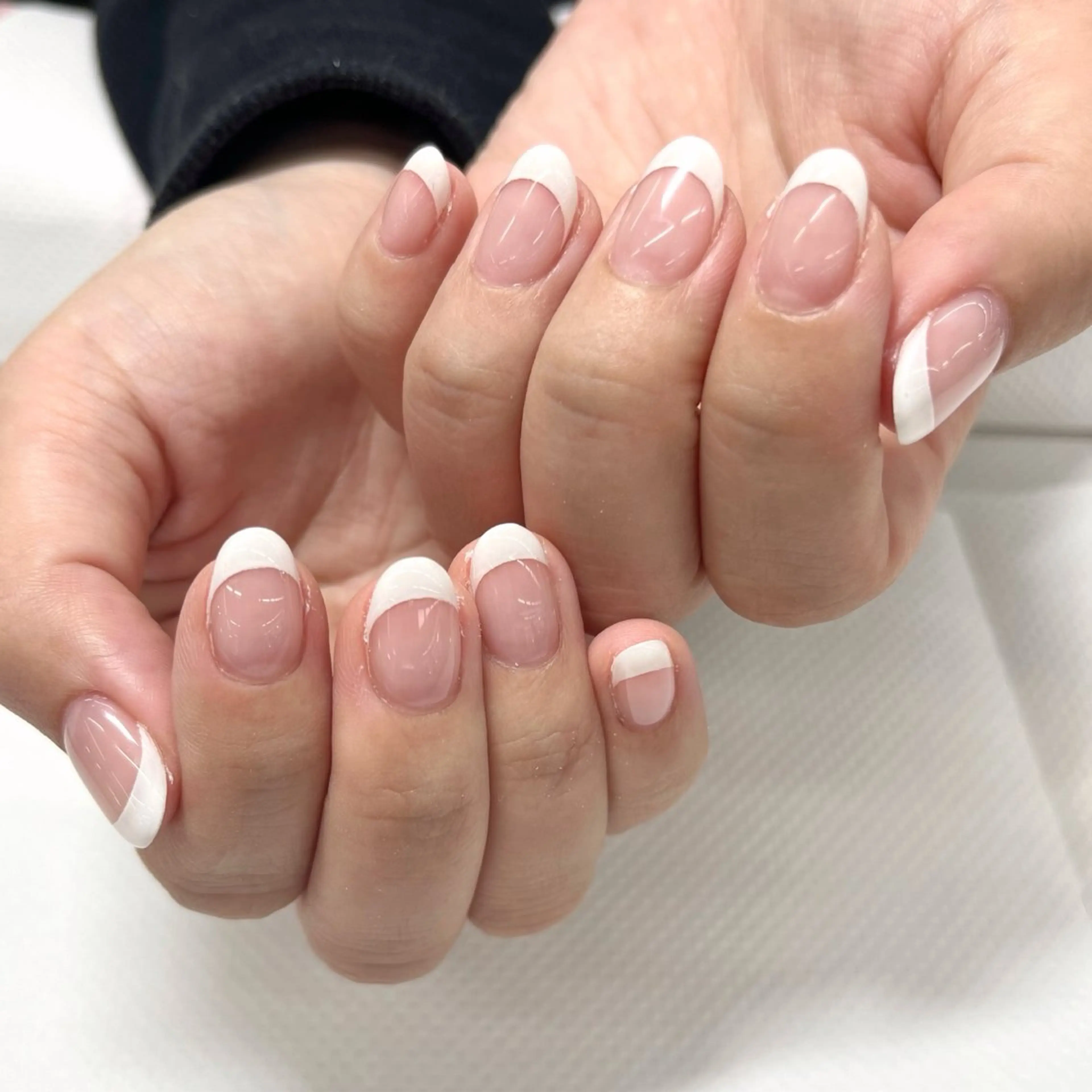 ネイル クリアネイル フレンチネイル 【MAXKELLY】 AOYAMAのネイルデザイン