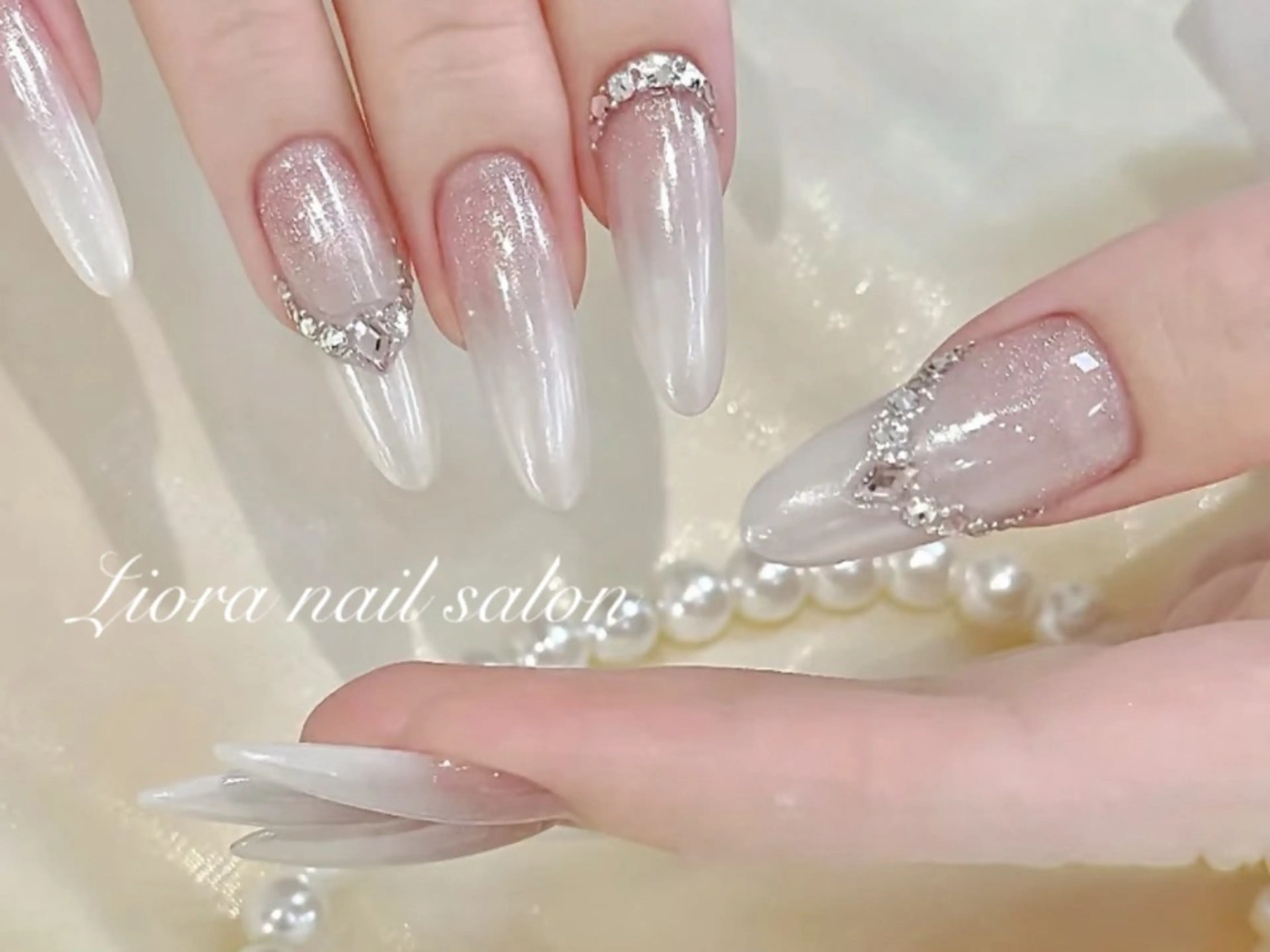 ネイル フレンチネイル ジェルネイル ガーリー グラデーション キラキラネイル ハンドネイル Liora nail スカルプ専門店のネイルデザイン