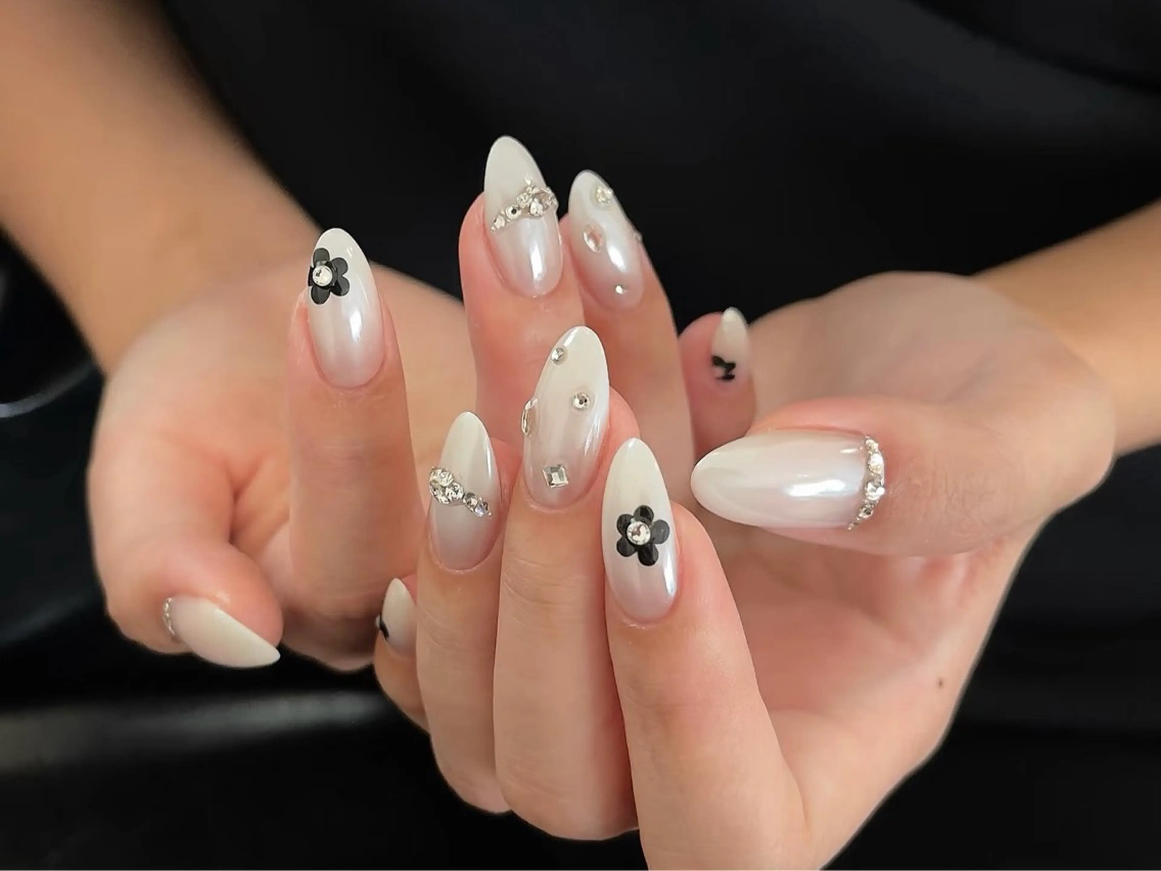 ネイル オーロラネイル チークネイル 長さ出し フットネイル フレンチネイル ハンドネイル J&C Nail Salon吉祥寺所属・Yu  Ki ネイルのネイルデザイン