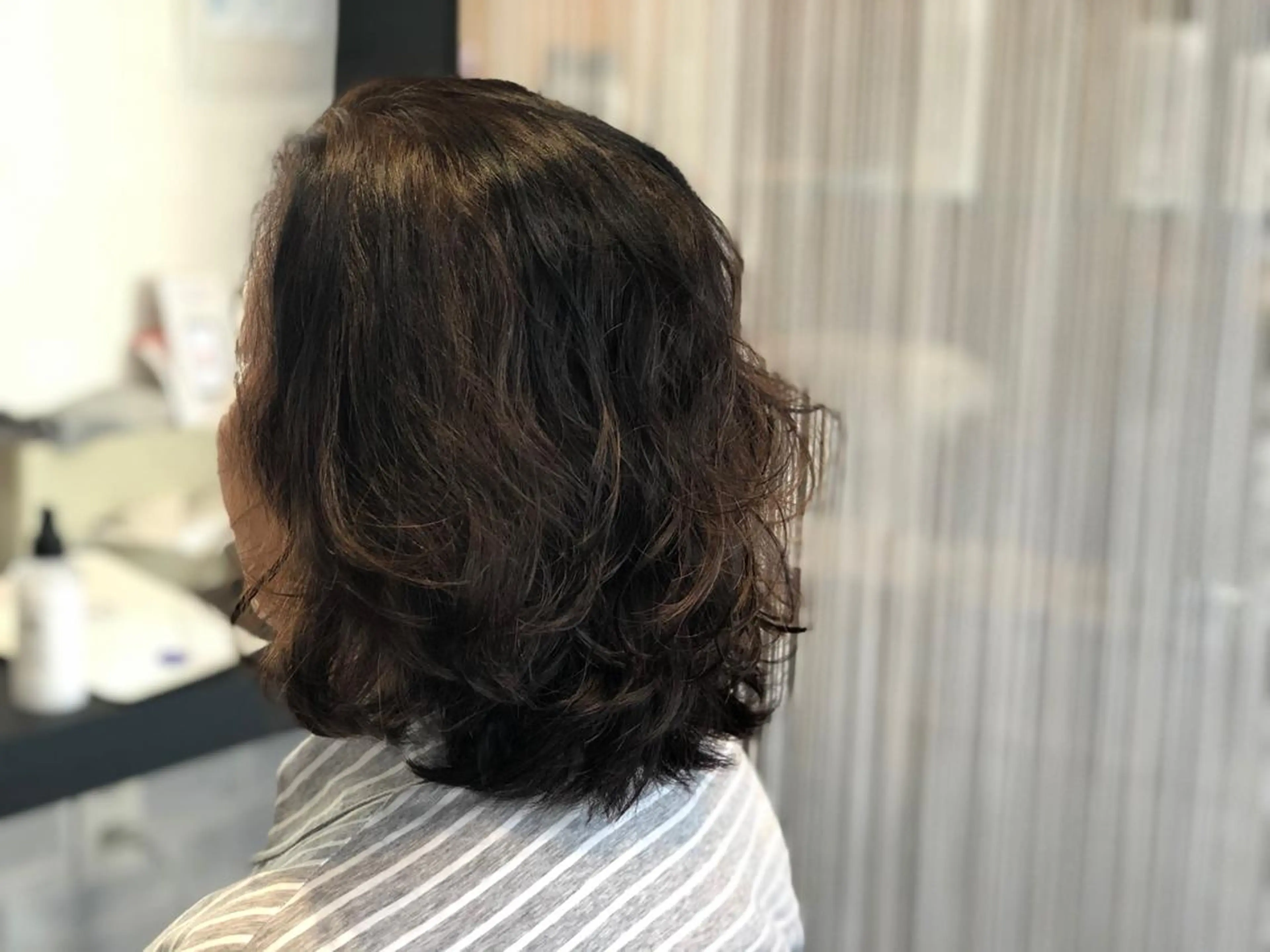 ミディアム パーマ カット パーマ トリートメント 若泉 真梨のヘアスタイル