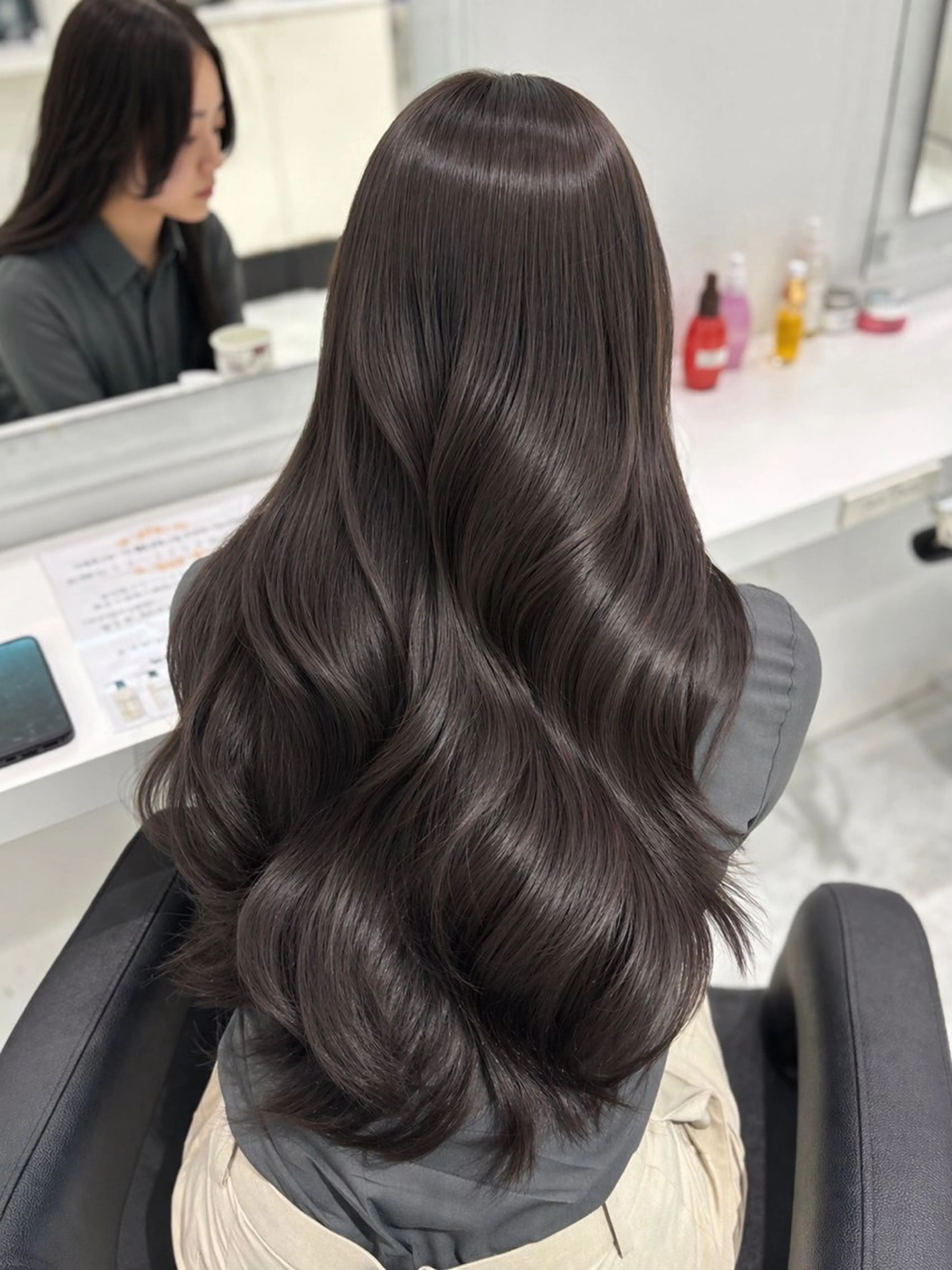 ロング カラー ヘアカラー トリートメント ヘッドスパ ヘアセット 流行りの透明感カラー ×縮毛矯正🤍ユウのヘアスタイル