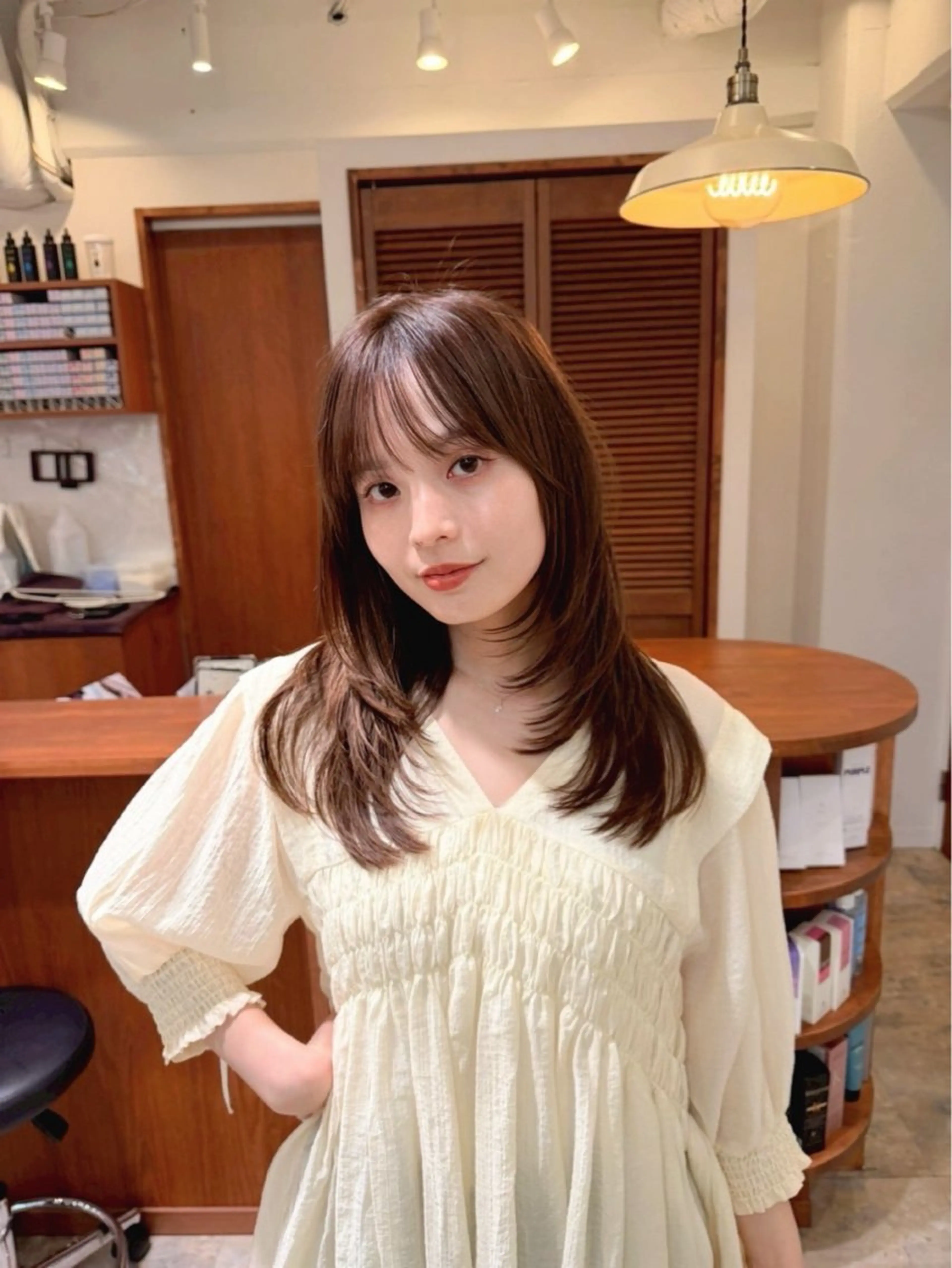 セミロング 小林 美月  透明感カラーのヘアスタイル