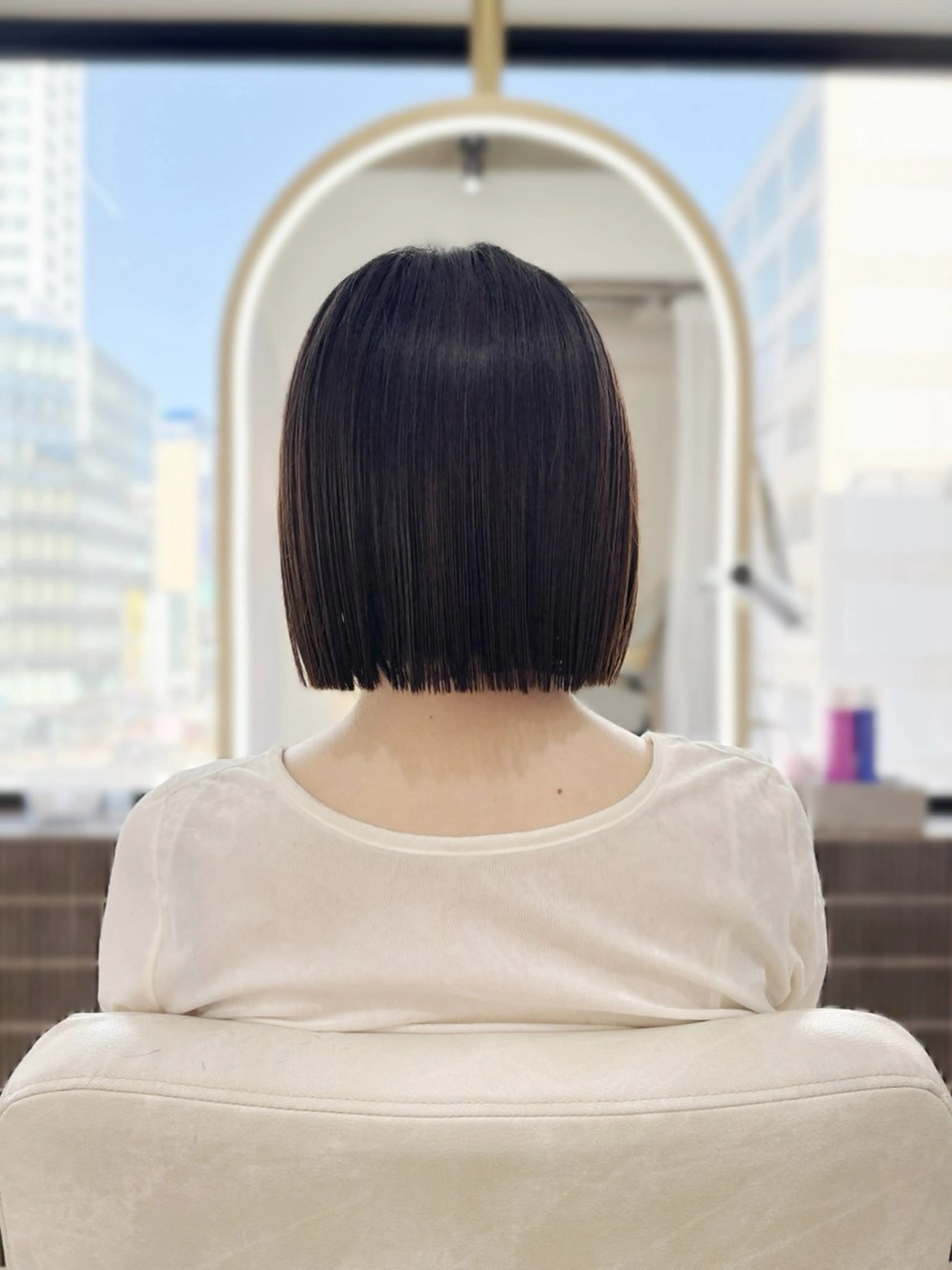 ミディアム カット Miu🤍透明感カラ ー🫧ショートカットのヘアスタイル