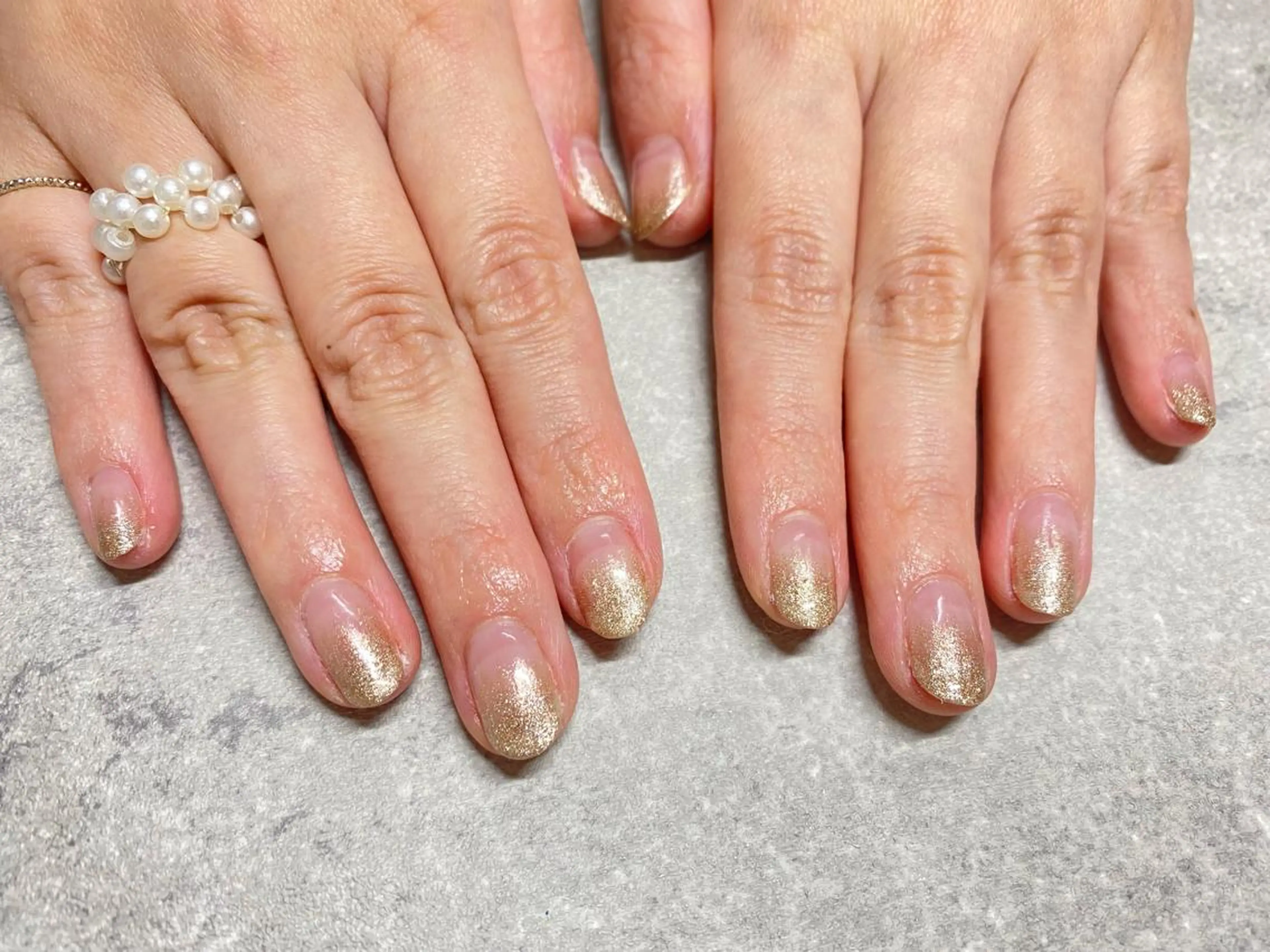 ネイル グラデーション ラメ(グリッター) mogunail &blowのネイルデザイン