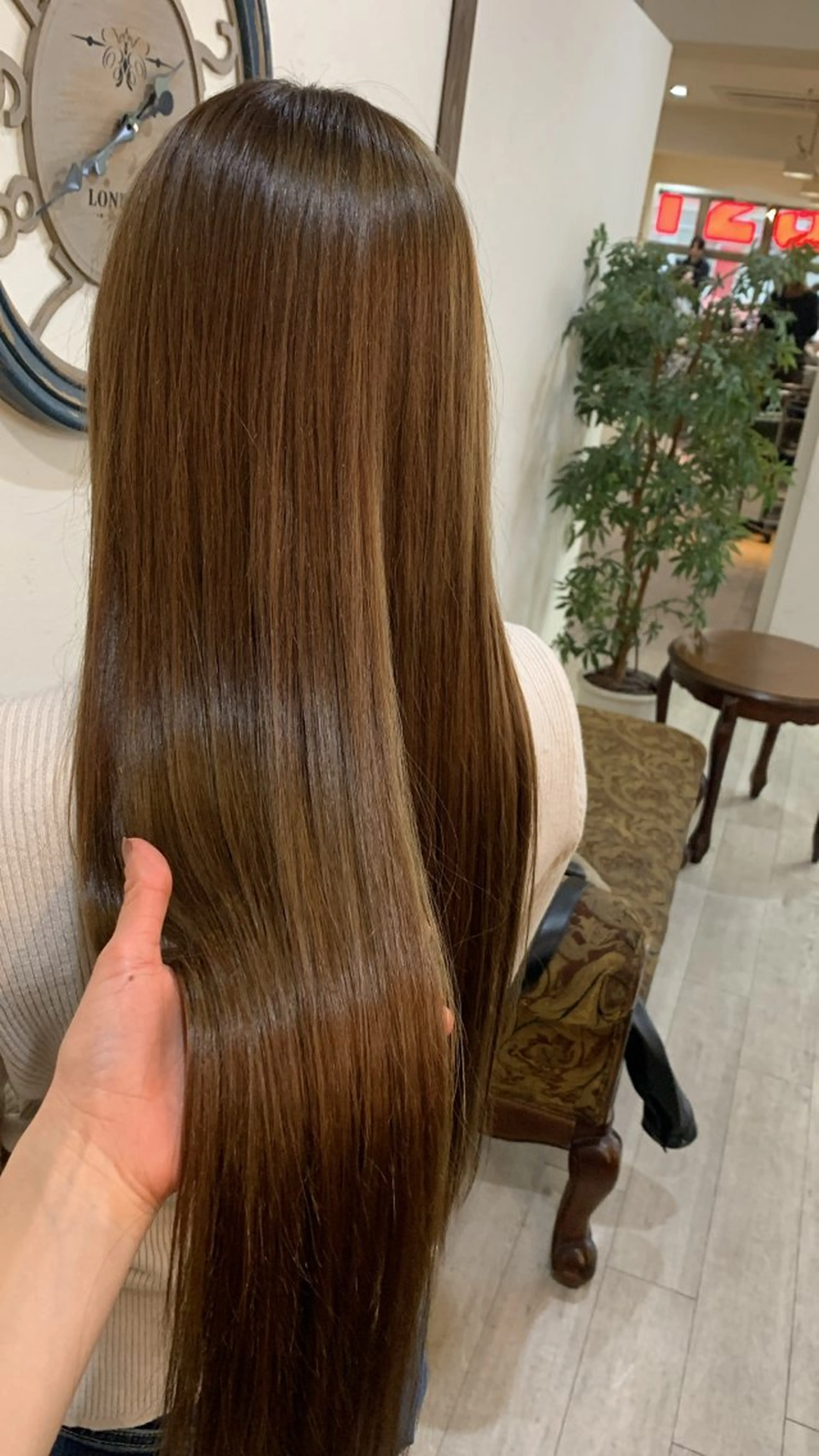 ロング カラー ヘアカラー 小嶋 美里のヘアスタイル