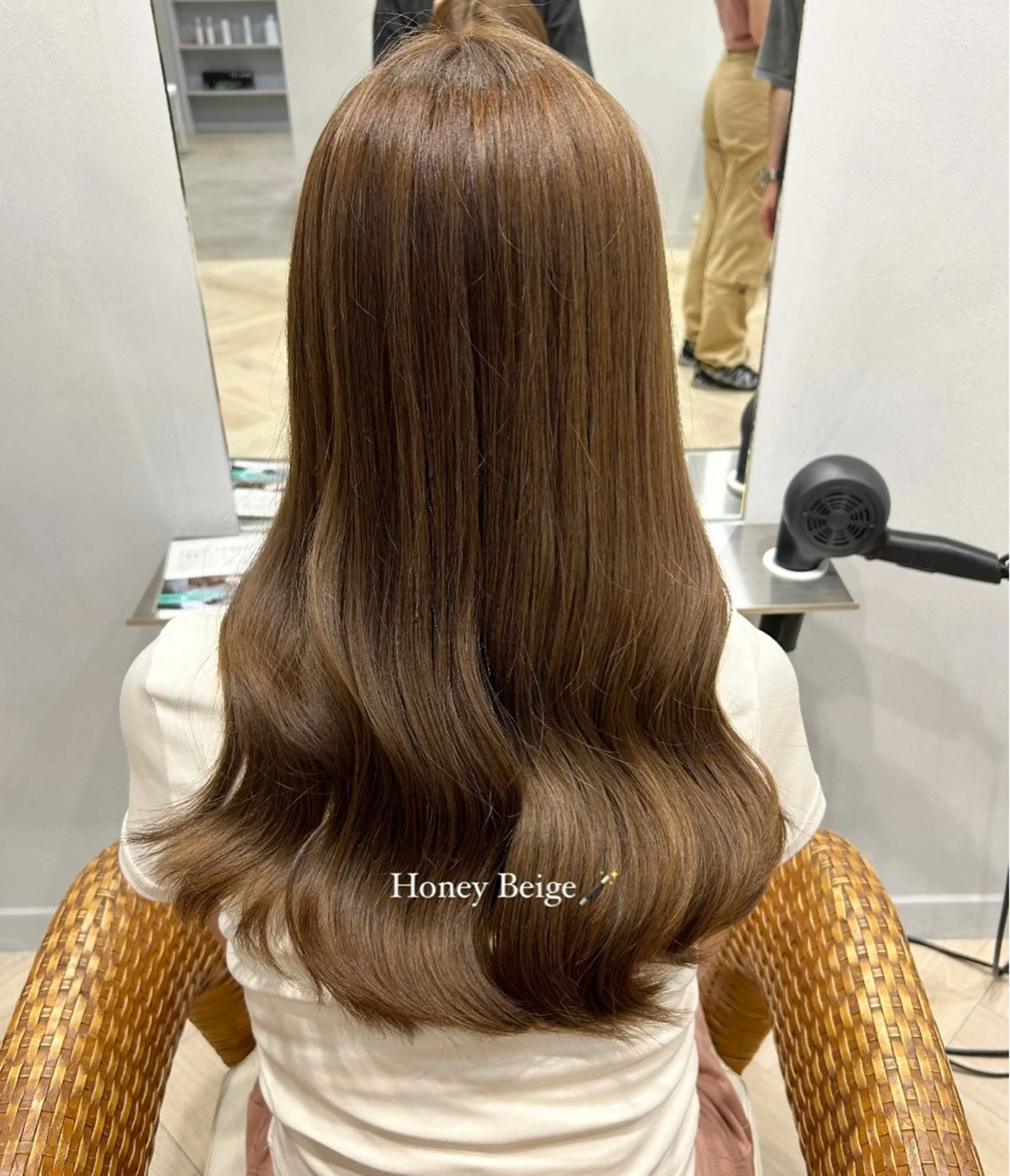 ロング カラー ベージュカラー 柴田 千春のヘアスタイル