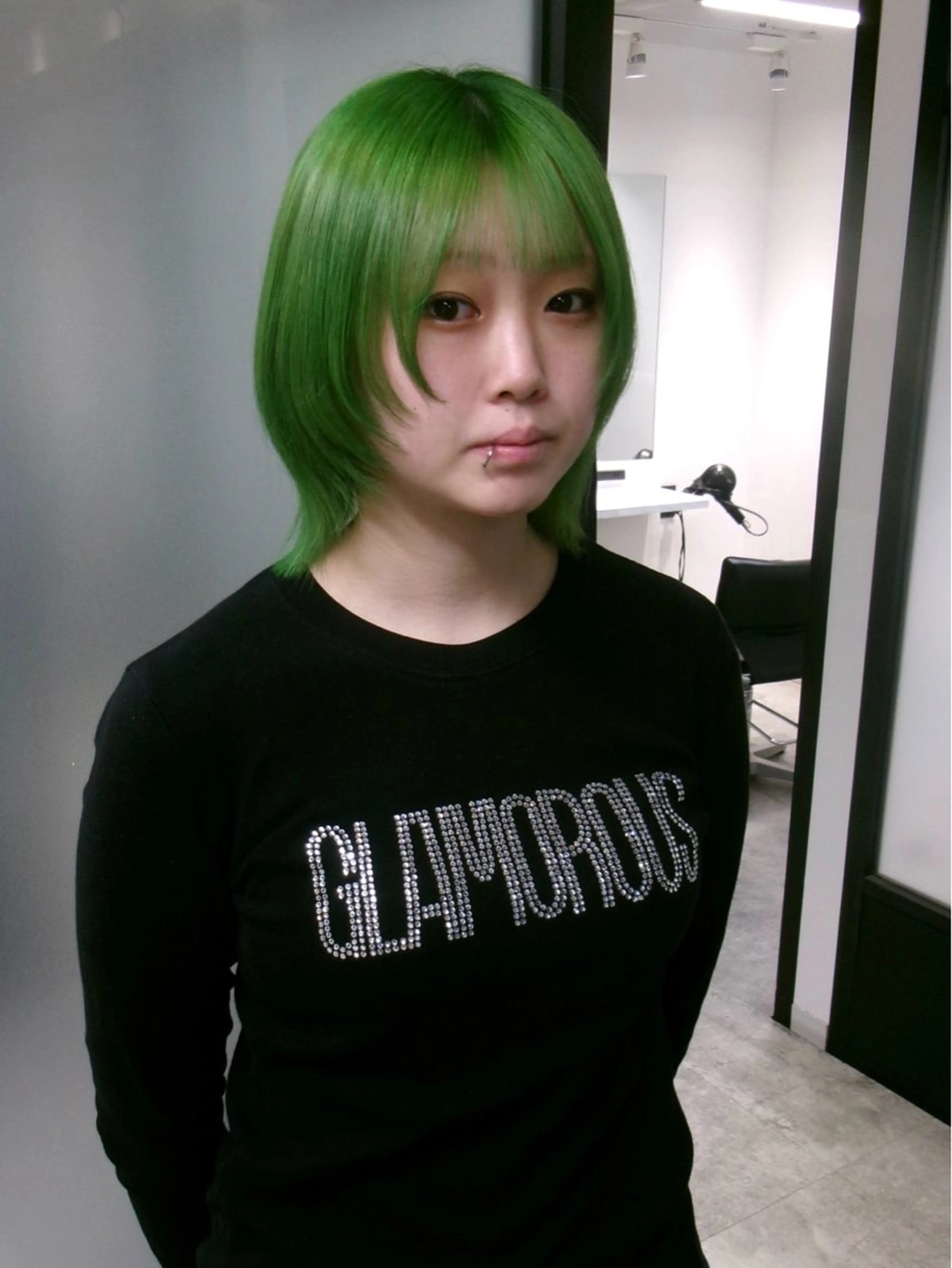 ショート カラー カット ヘアカラー トリートメント MIMI🌻໋᳝݊ 個性派カラー⑅ ⸝꙳のヘアスタイル