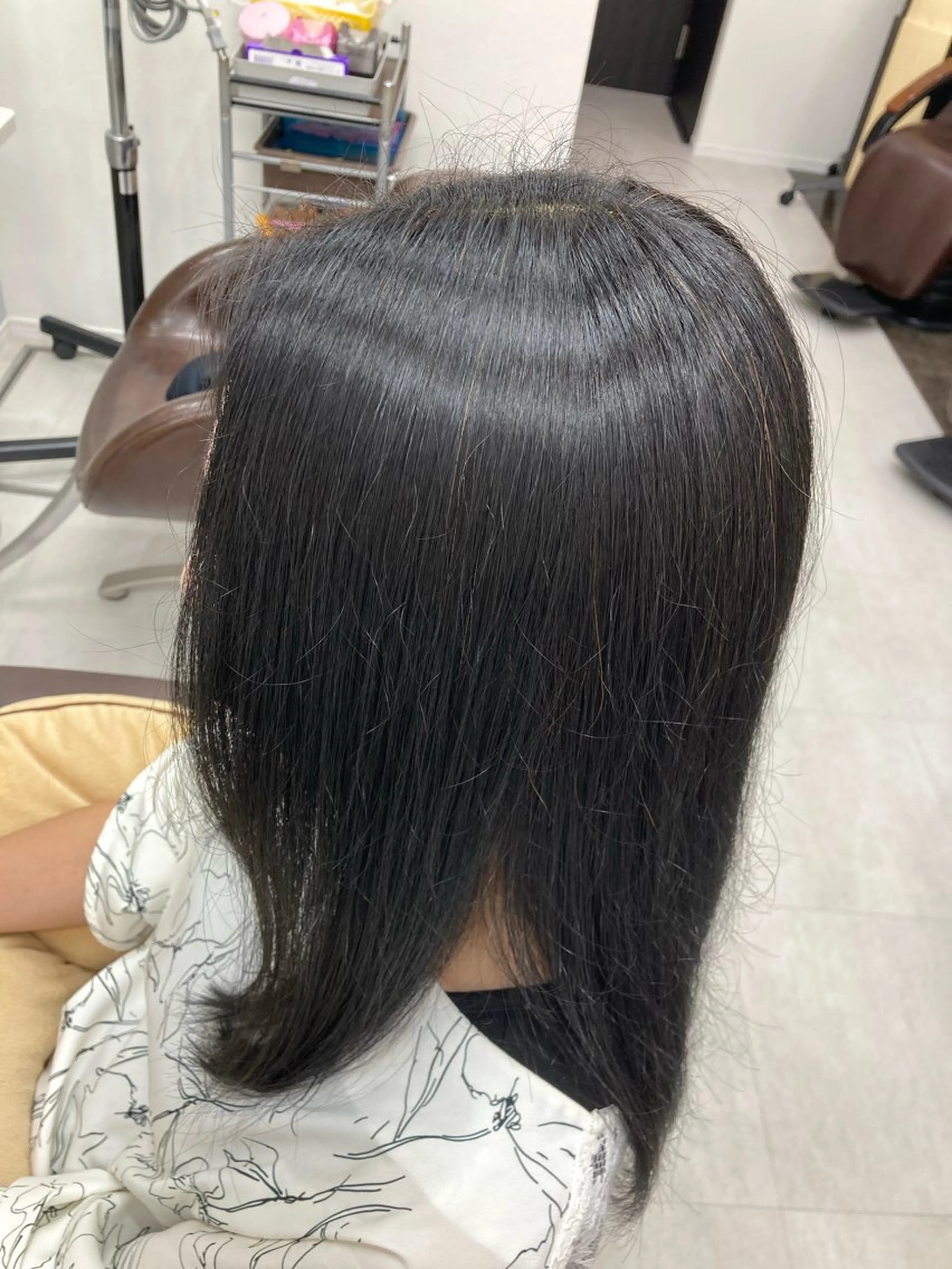 セミロング 保谷 かおりのヘアスタイル