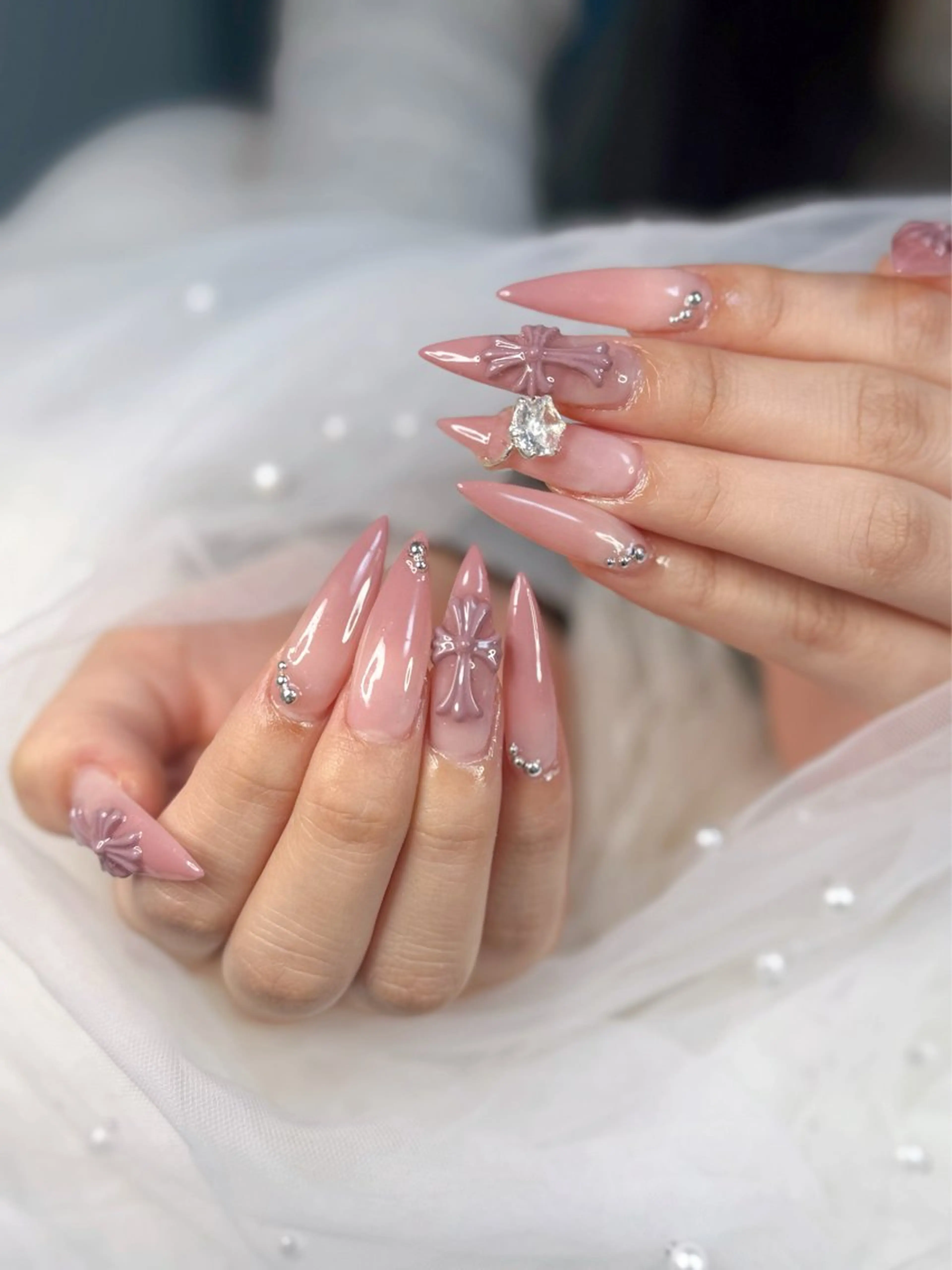 ネイル アートネイル オーロラネイル チークネイル 長さ出し フットネイル ハンドネイル Happy Nailのネイルデザイン