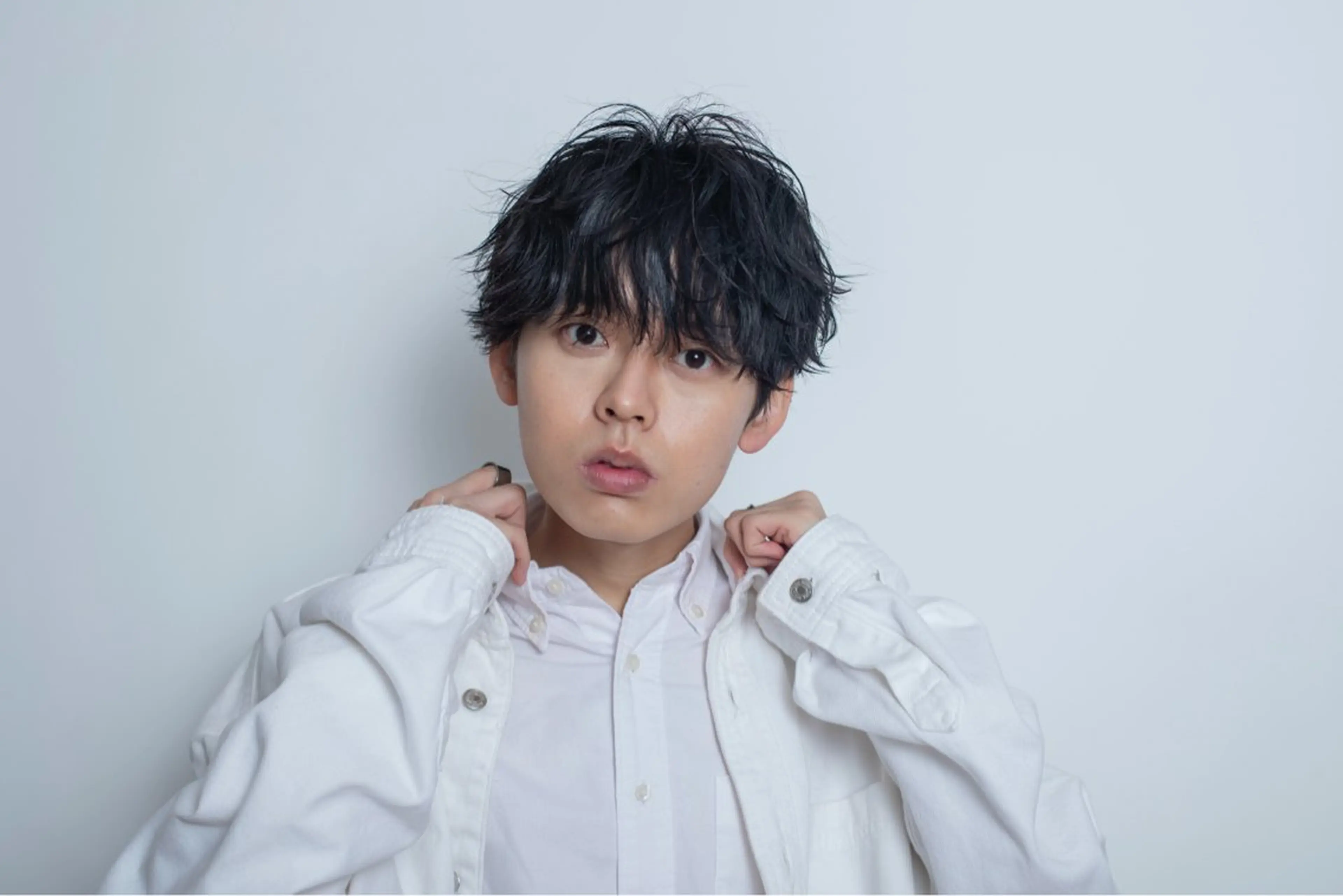 ショート パーマ メンズ メンズパーマ カット パーマ 韓国メンズヘア/ 毛流れヘア　須田龍世のヘアスタイル