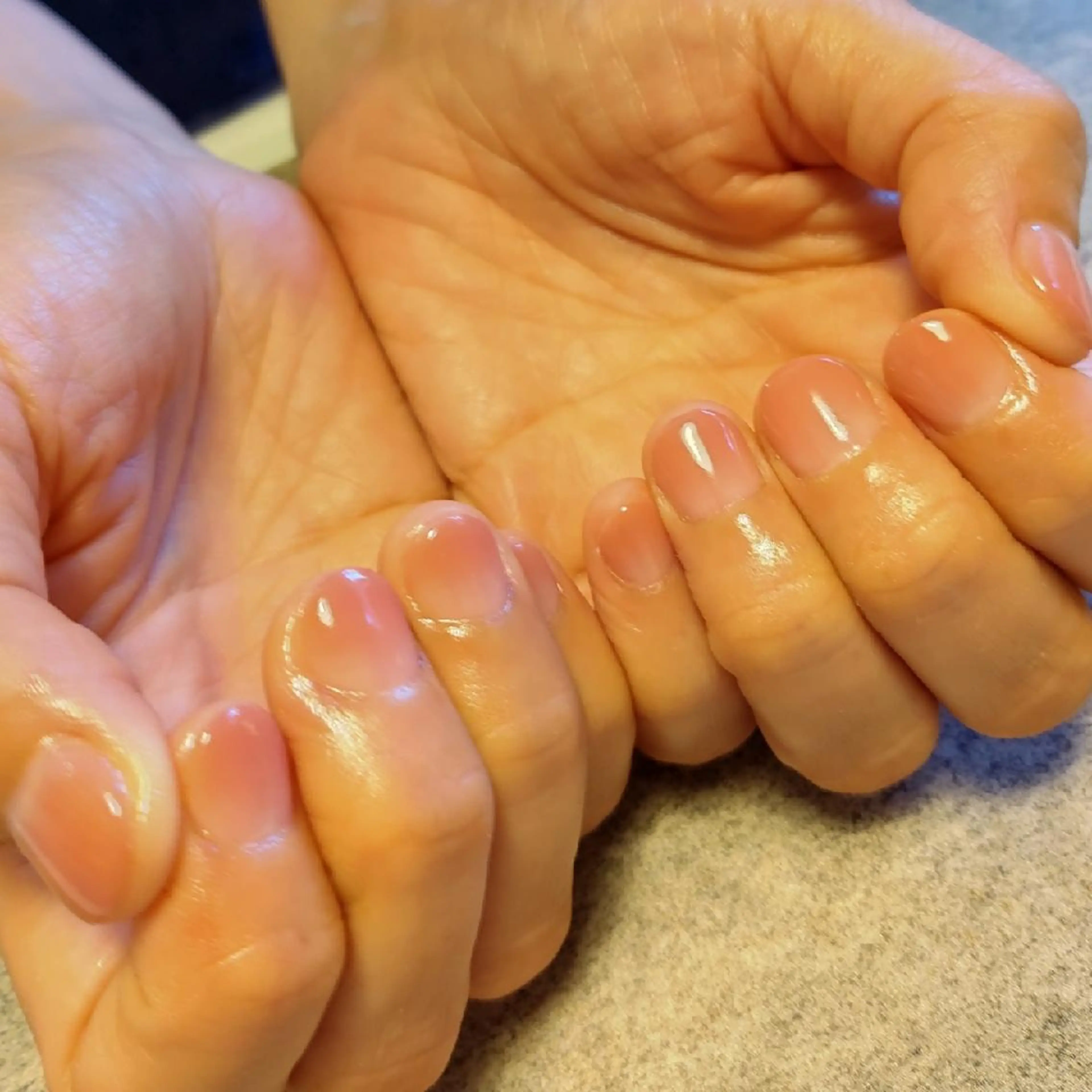 ネイル グラデーション ジェヌインネイル 河内のネイルデザイン