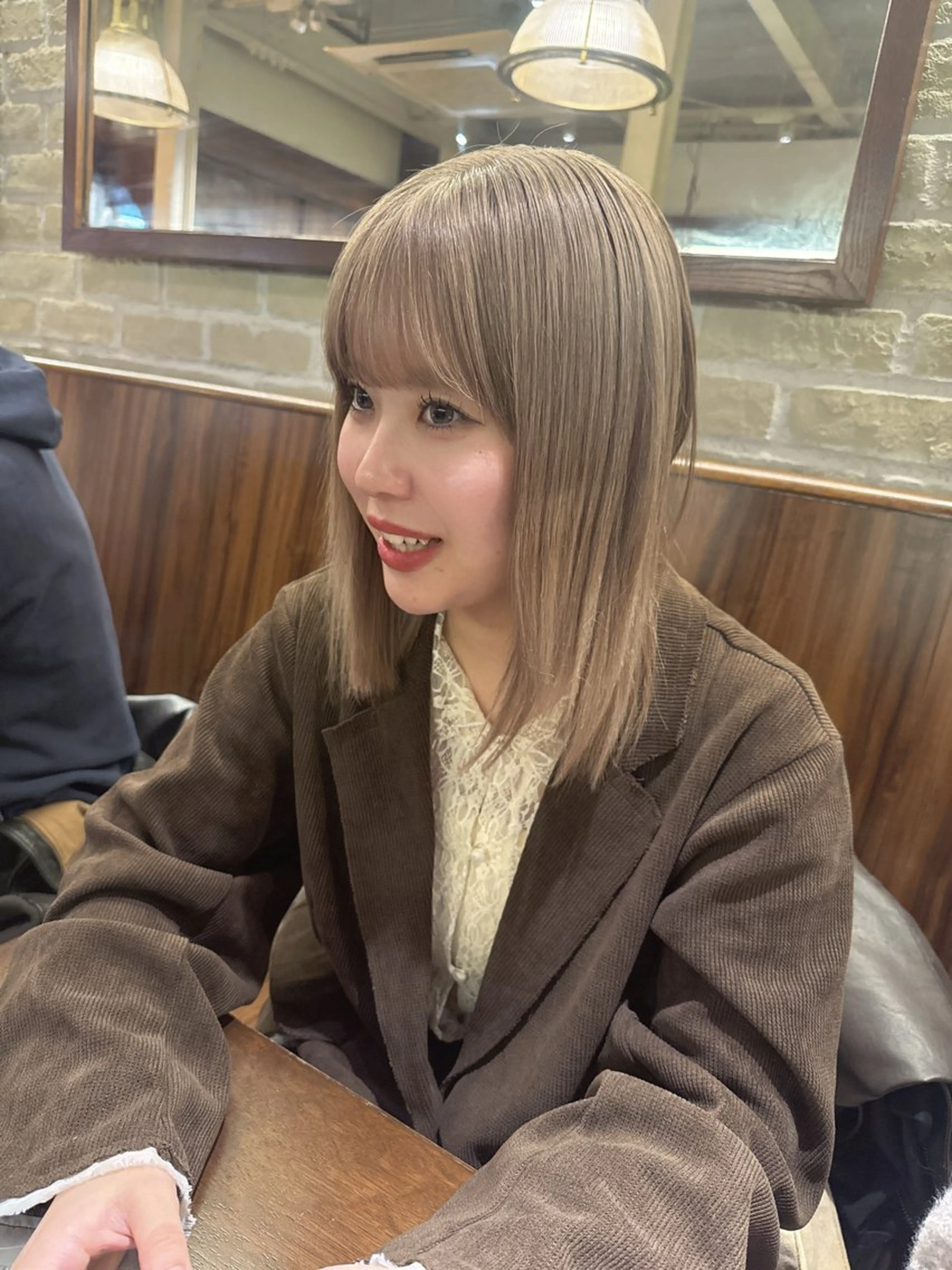 ミディアム カラー ベージュカラー ブリーチ ブロンド ケアブリーチ 透明感カラー カット ヘアカラー 💎透明感カラー特化 💎TAISEIのヘアスタイル