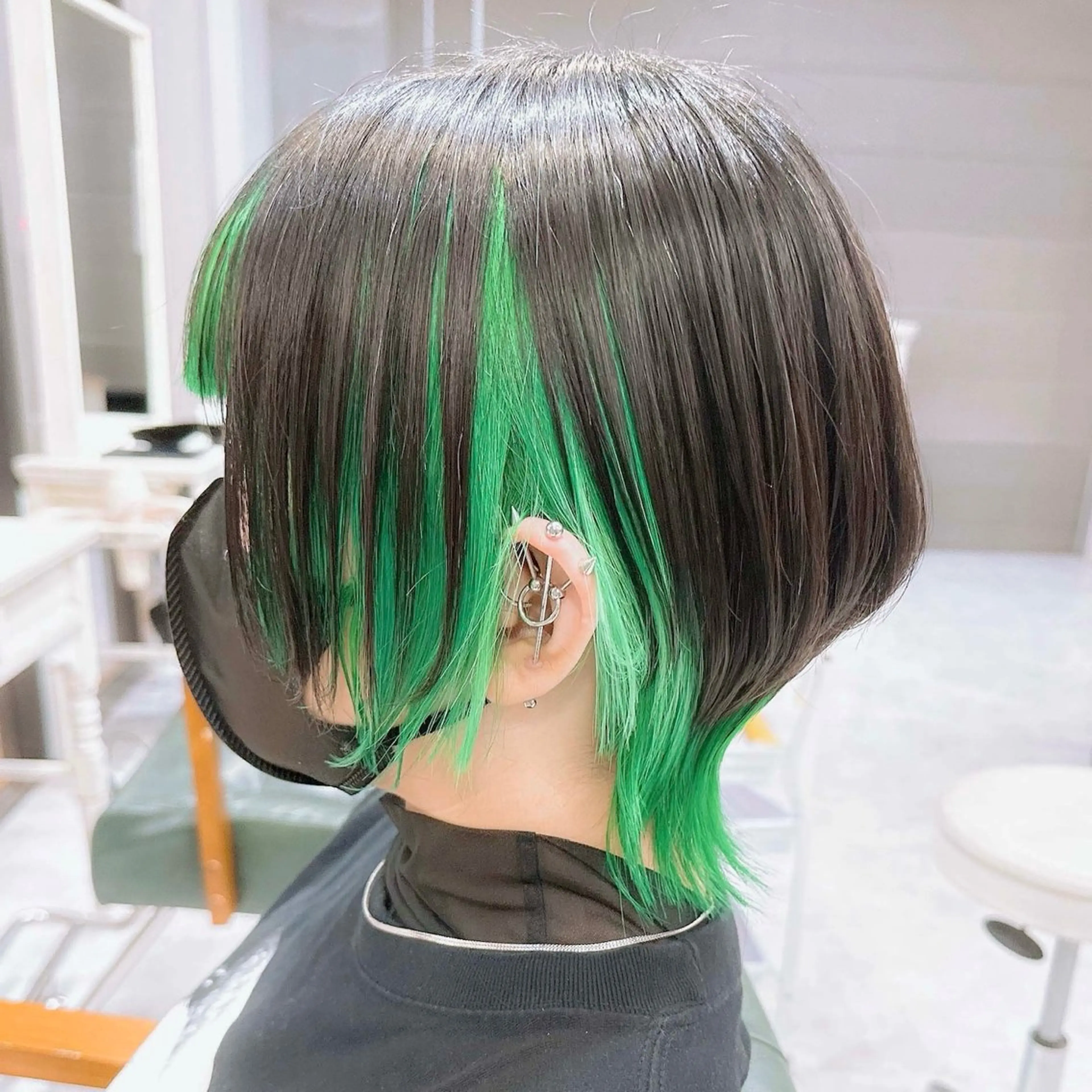 ショート カラー アッシュ 黒髪 ブリーチ ブルーカラー ブルーブラック DAYS Men’sのヘアスタイル