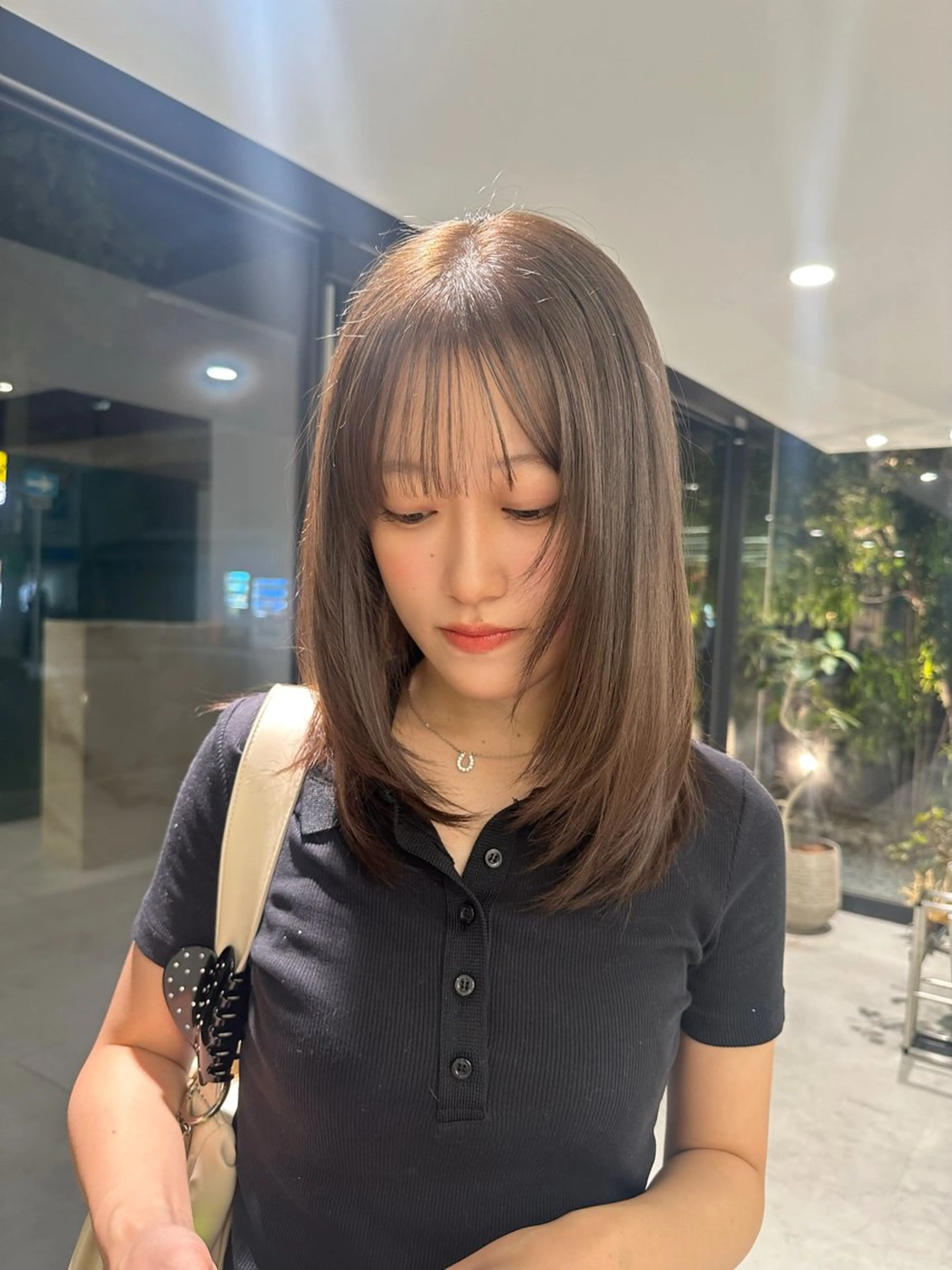 セミロング レイヤーカット M所属・ハイトーン/透け感 カラー🎀真香のヘアスタイル