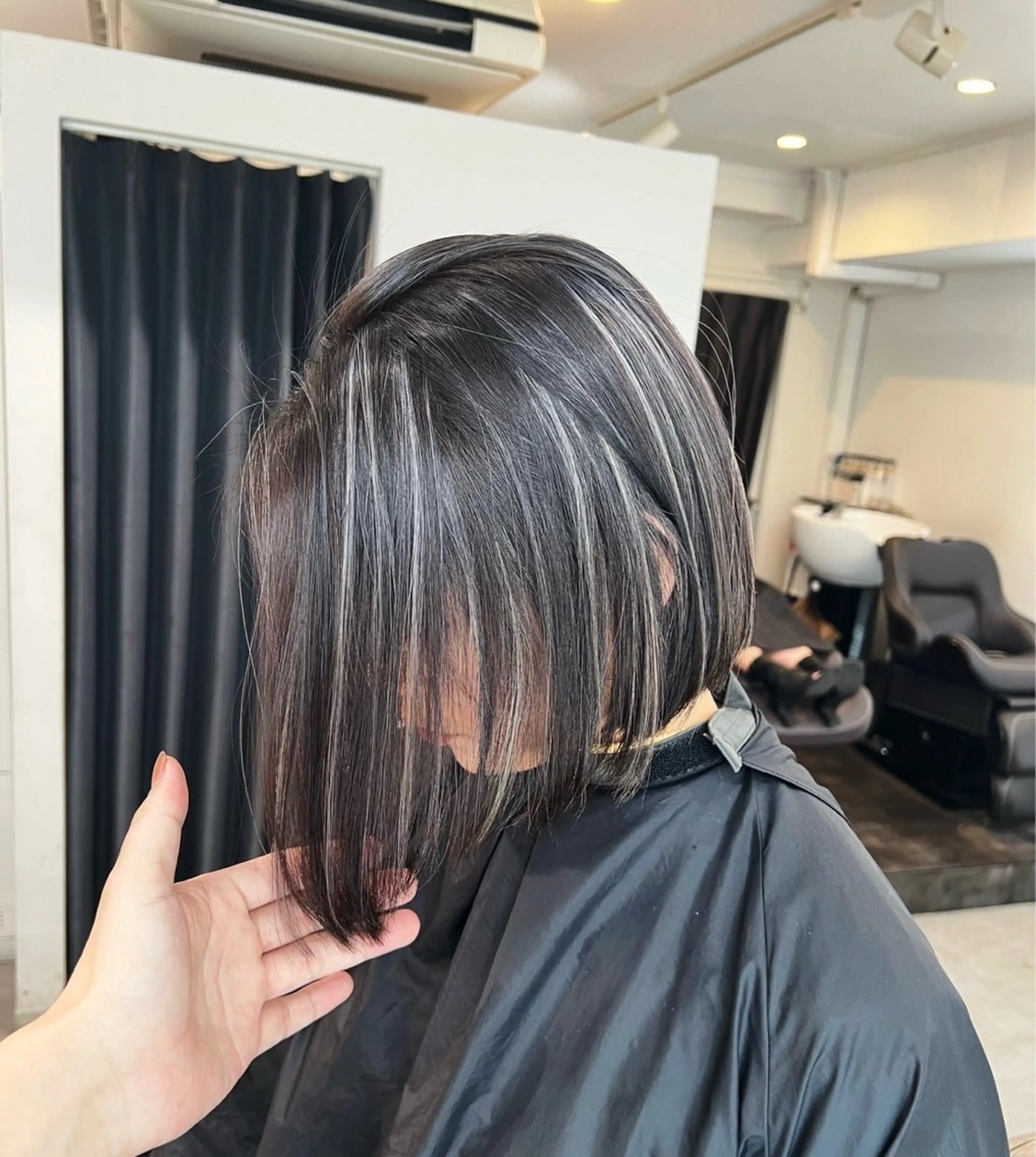 ショート カラー ダークグレー ダークグレージュ グレージュ ハイライトカラー ハイライト カット ヘアカラー トリートメント 指名数No.1 /NAOYAのヘアスタイル