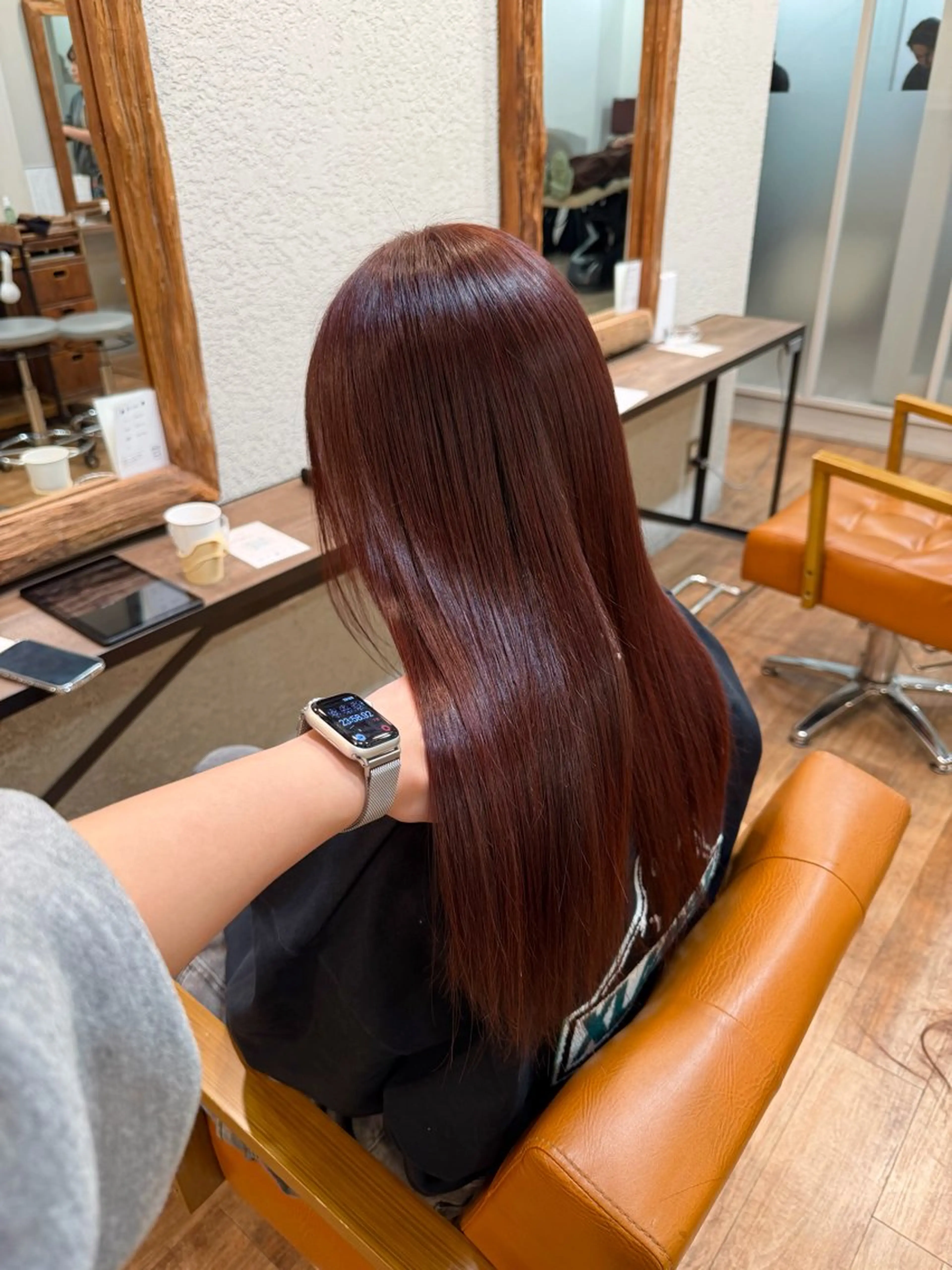 ロング レッドブラウン カット ヘアカラー きむら なみか🪐のヘアスタイル
