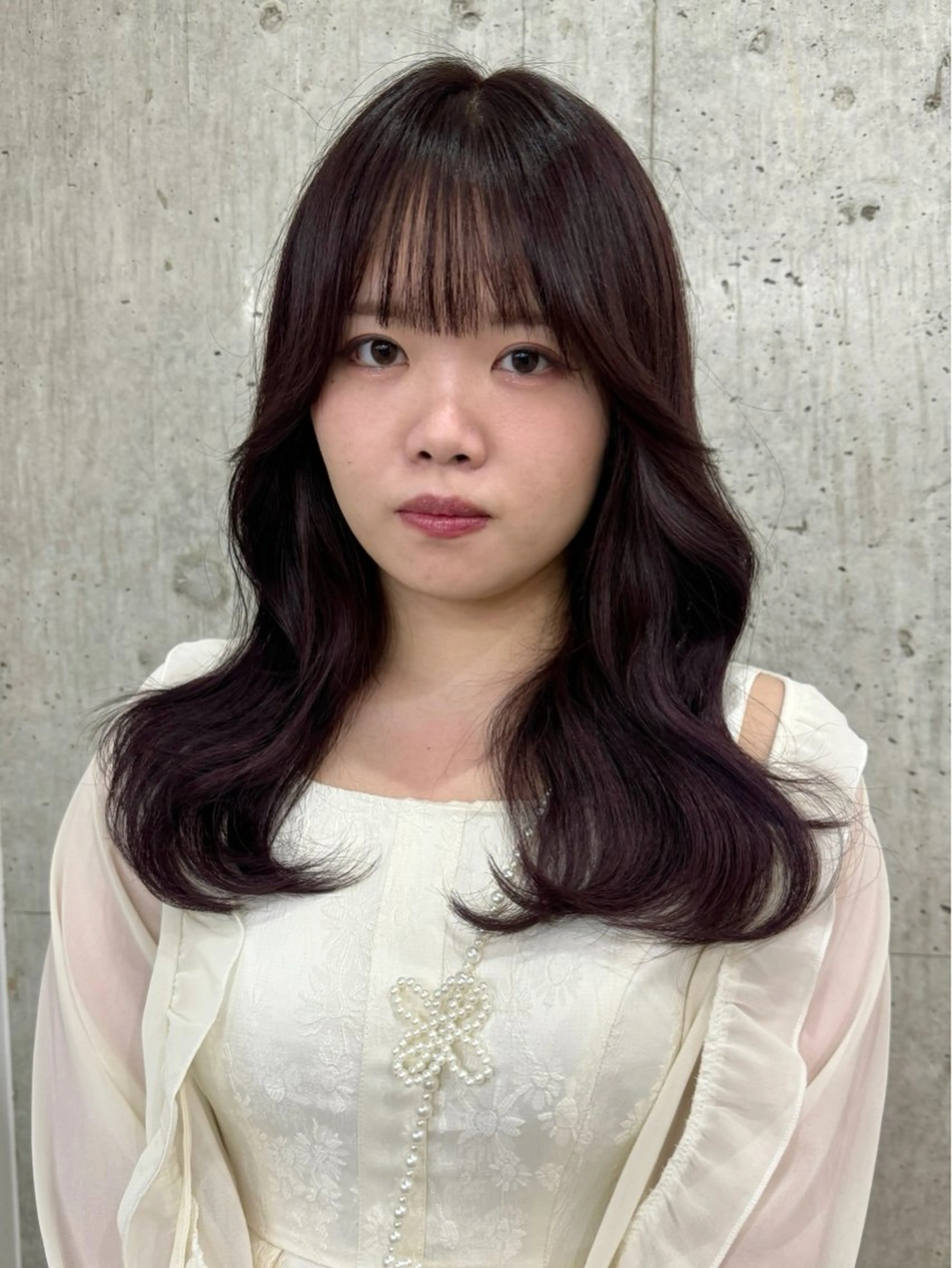 セミロング レイヤーカット 切りっぱなしボブ/ ブリーチカラー/大塚のヘアスタイル