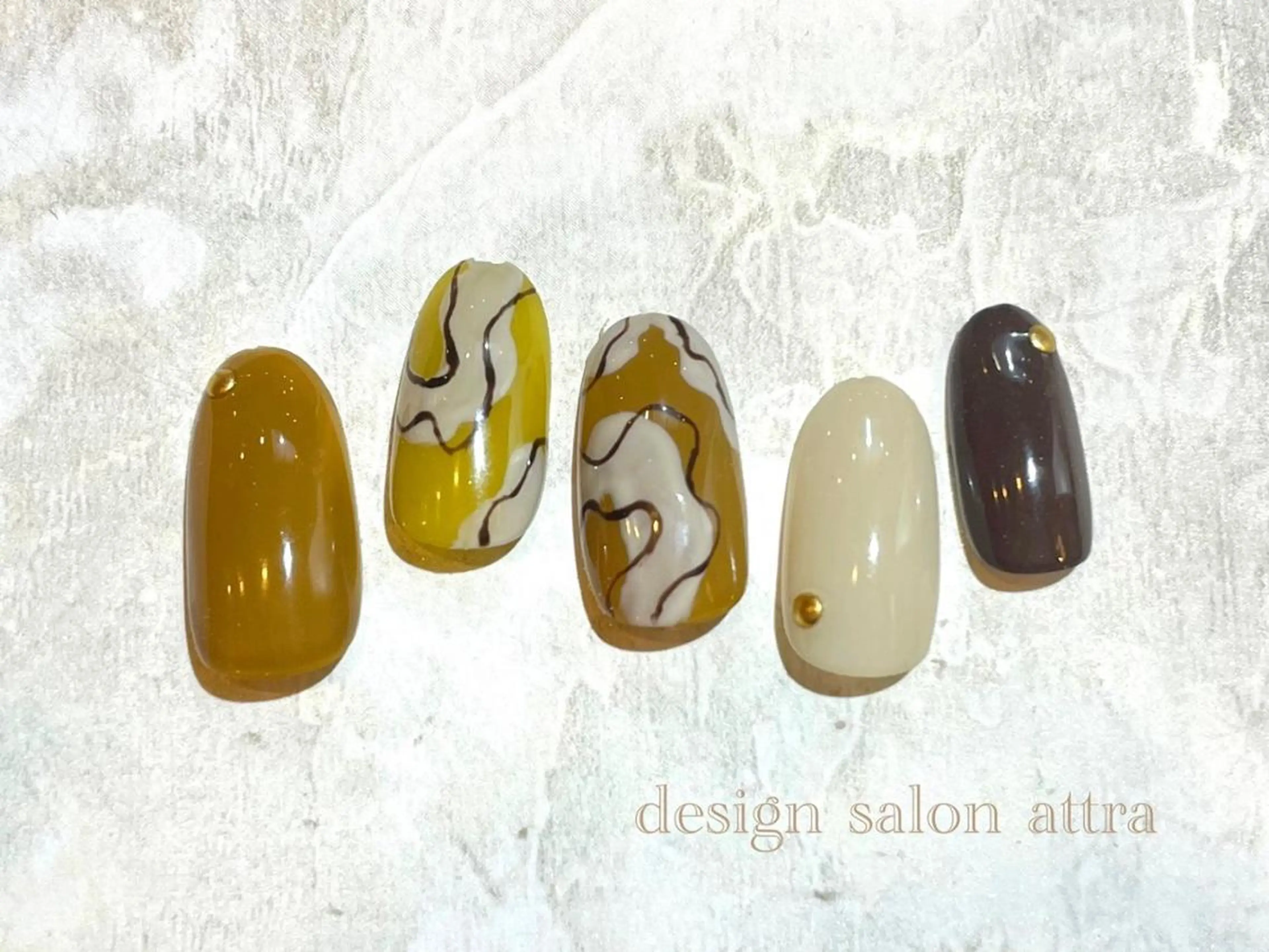 ネイル 根津 綾子のネイルデザイン