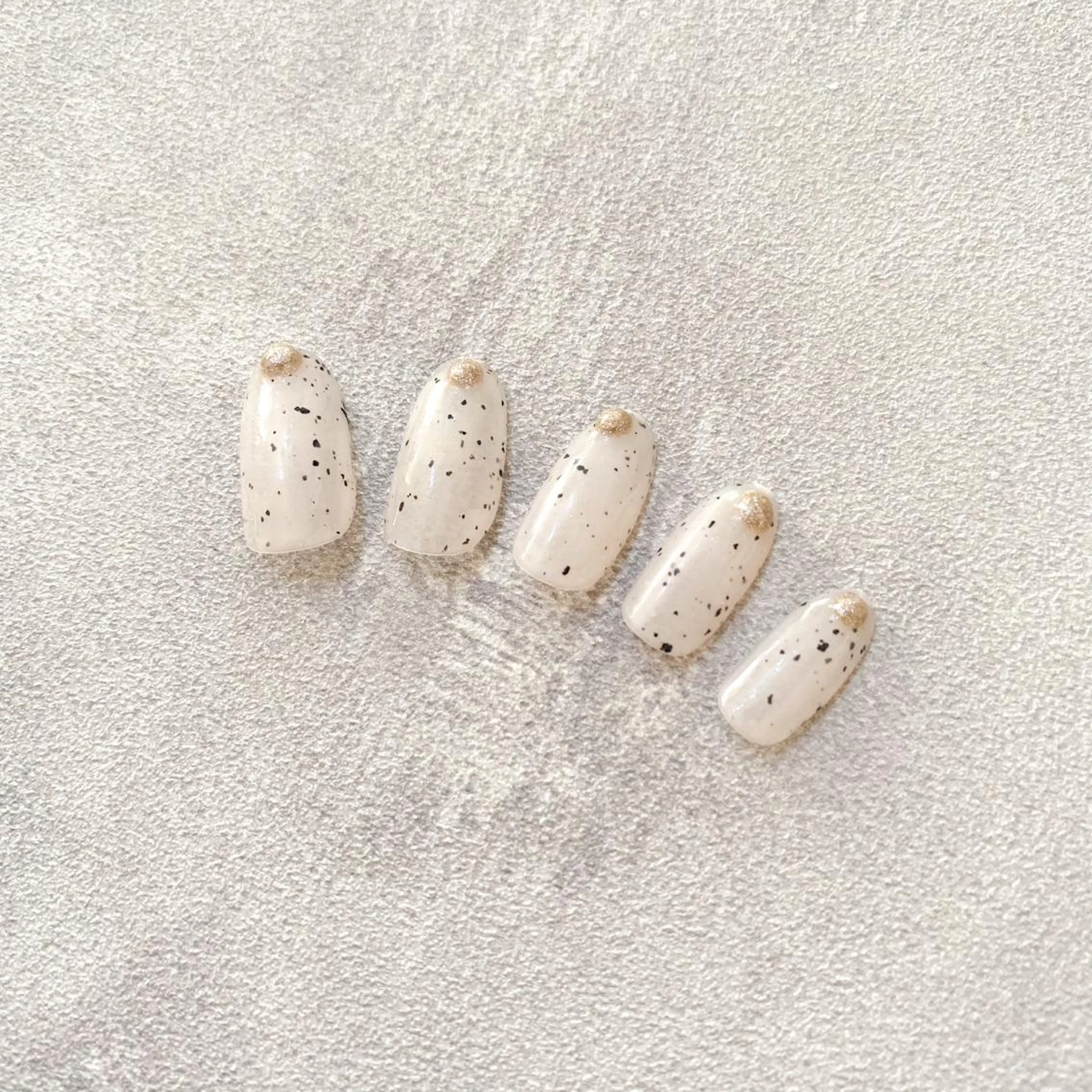 ネイル ハンドネイル ゴテゴテ💙ワンホン リオナのネイルデザイン