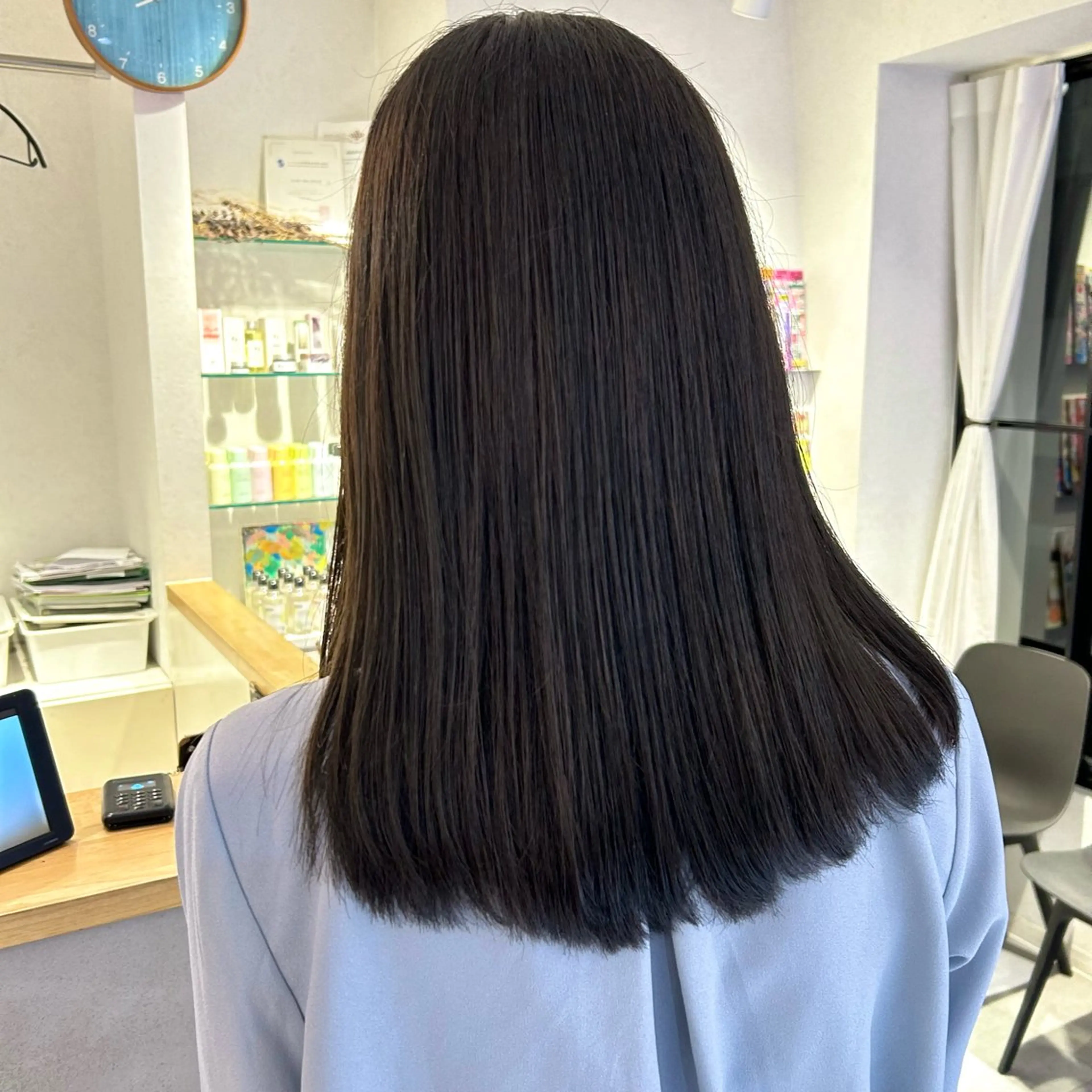 セミロング カラー オリーブグレー 甲斐 瑞稀のヘアスタイル