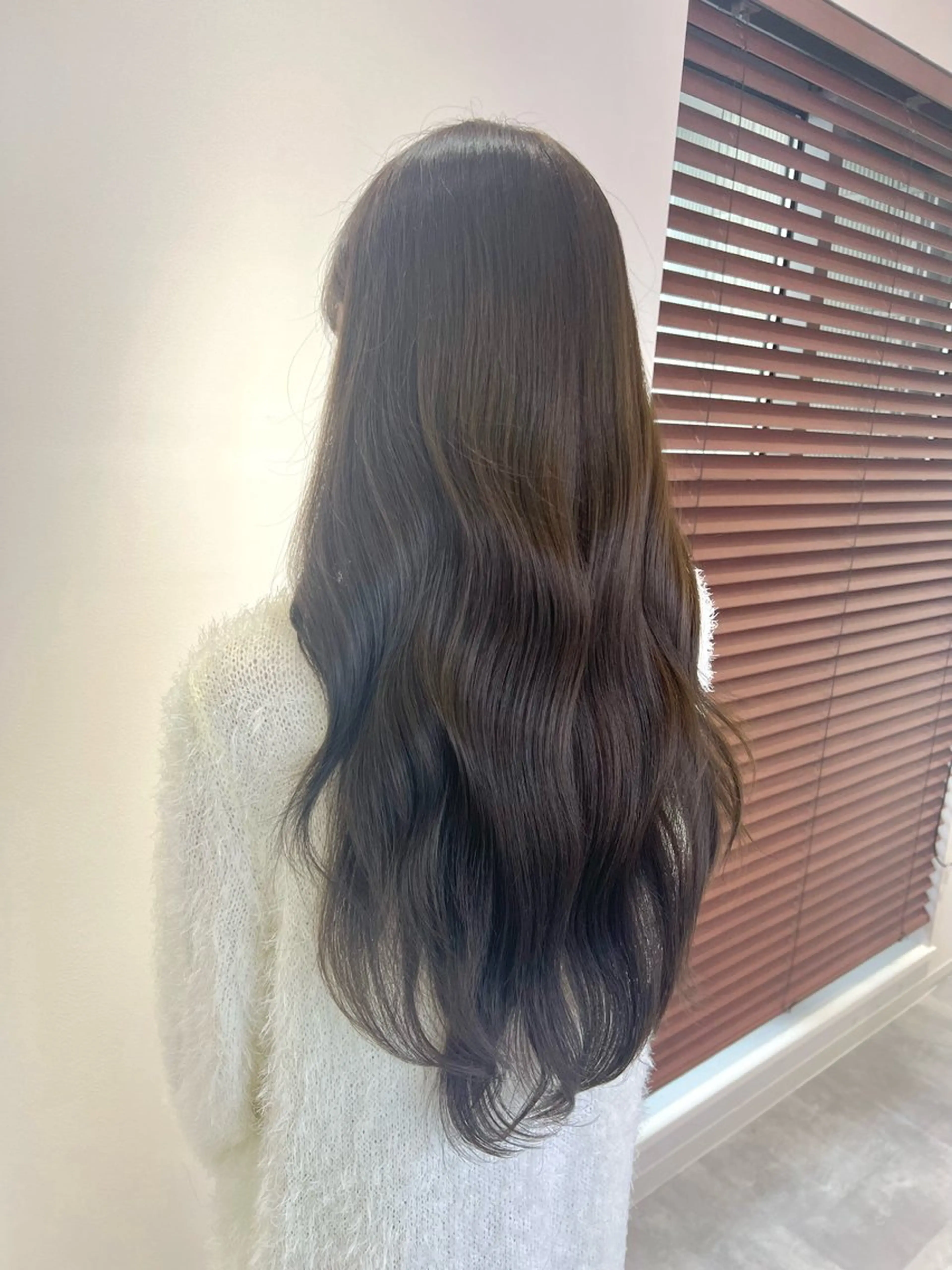 ロング くびれヘア カット ヘアカラー トリートメント 艶髪/透明感 レイヤー YUKIのヘアスタイル