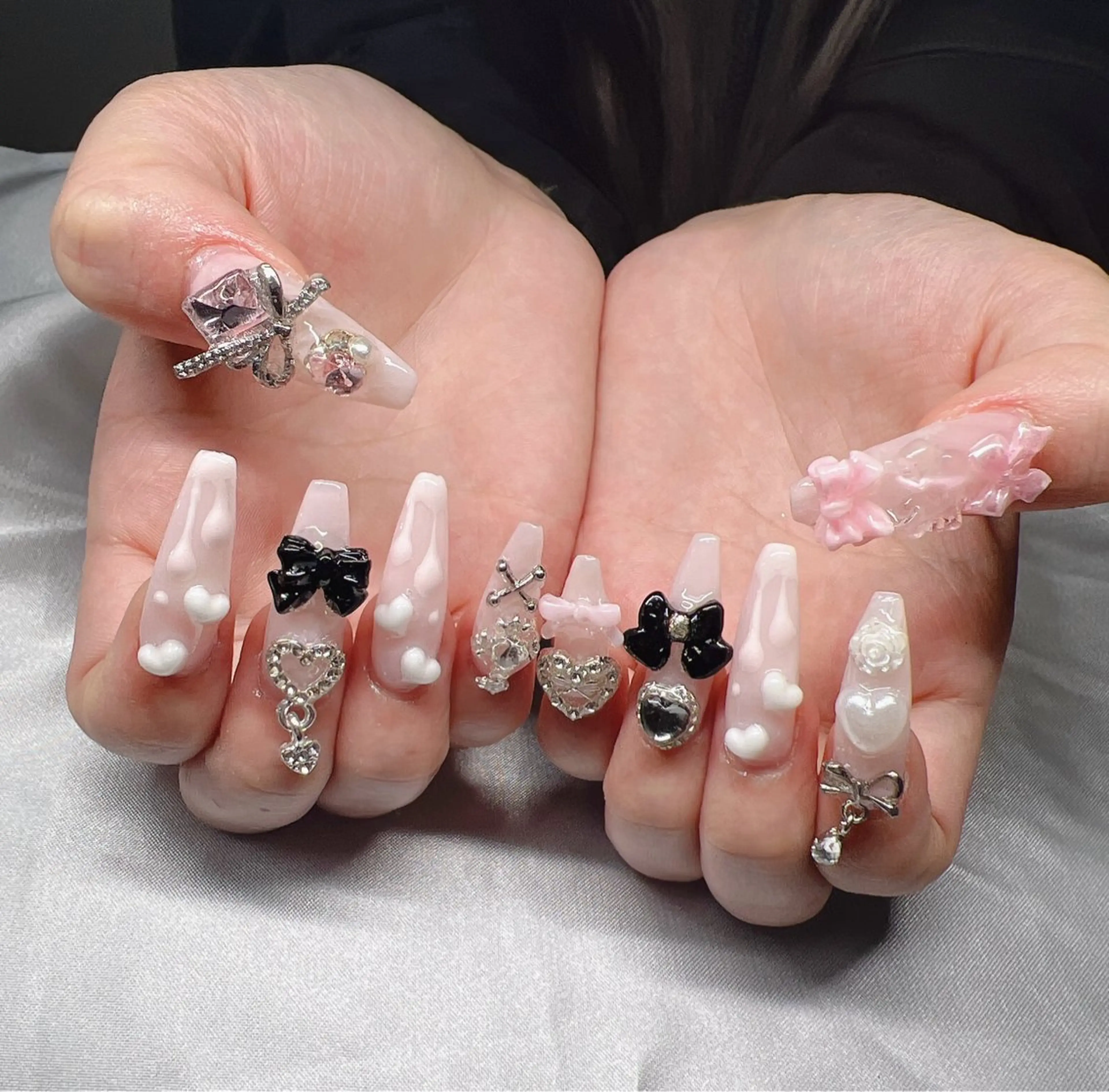ネイル 長さ出し グラデーション 卒業式 キラキラネイル マグネットネイル Lee Nailsのネイルデザイン