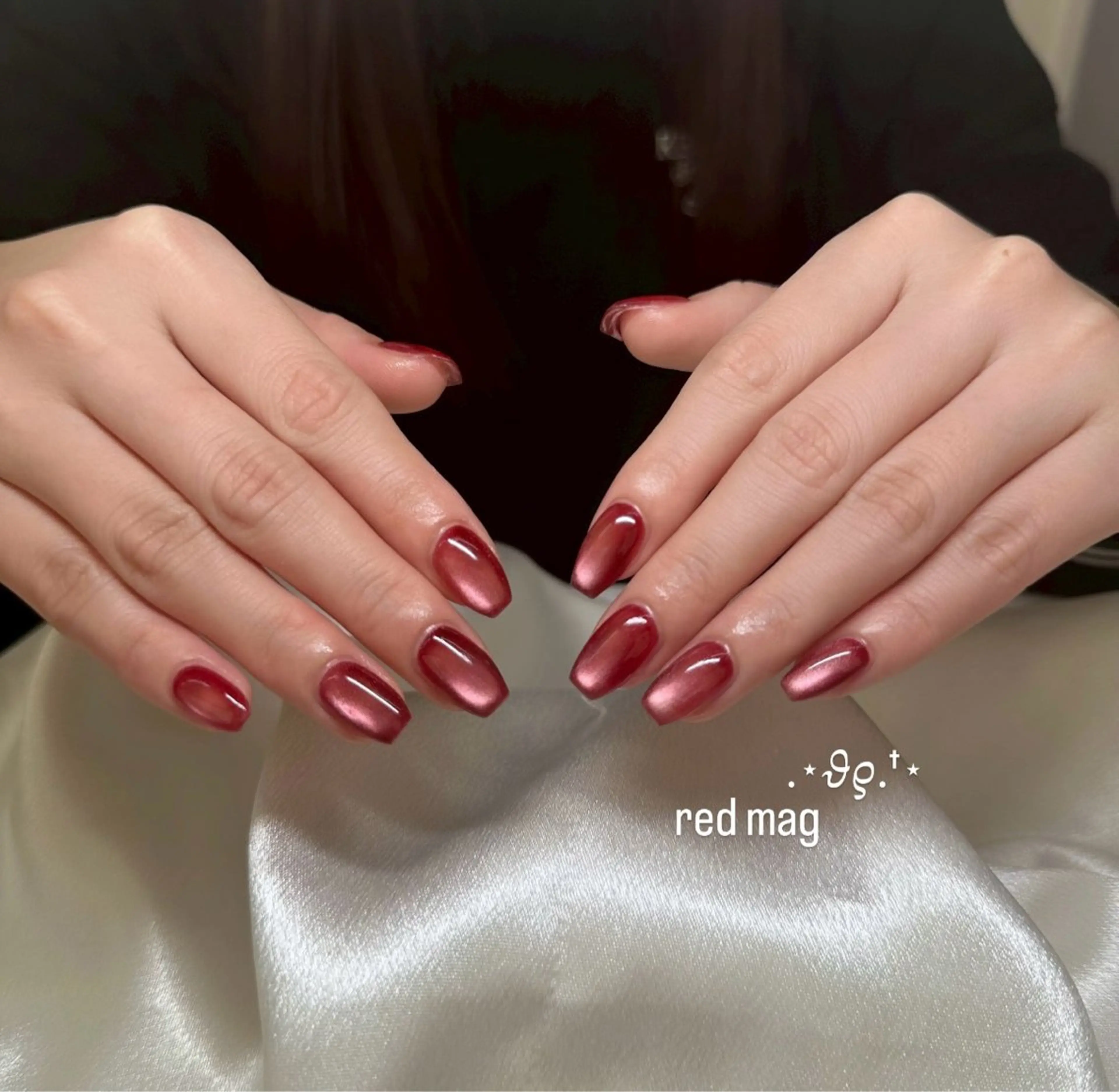 ネイル ボルドー キラキラネイル 韓国ネイル マグネットネイル 赤色 Moana Oukaのネイルデザイン