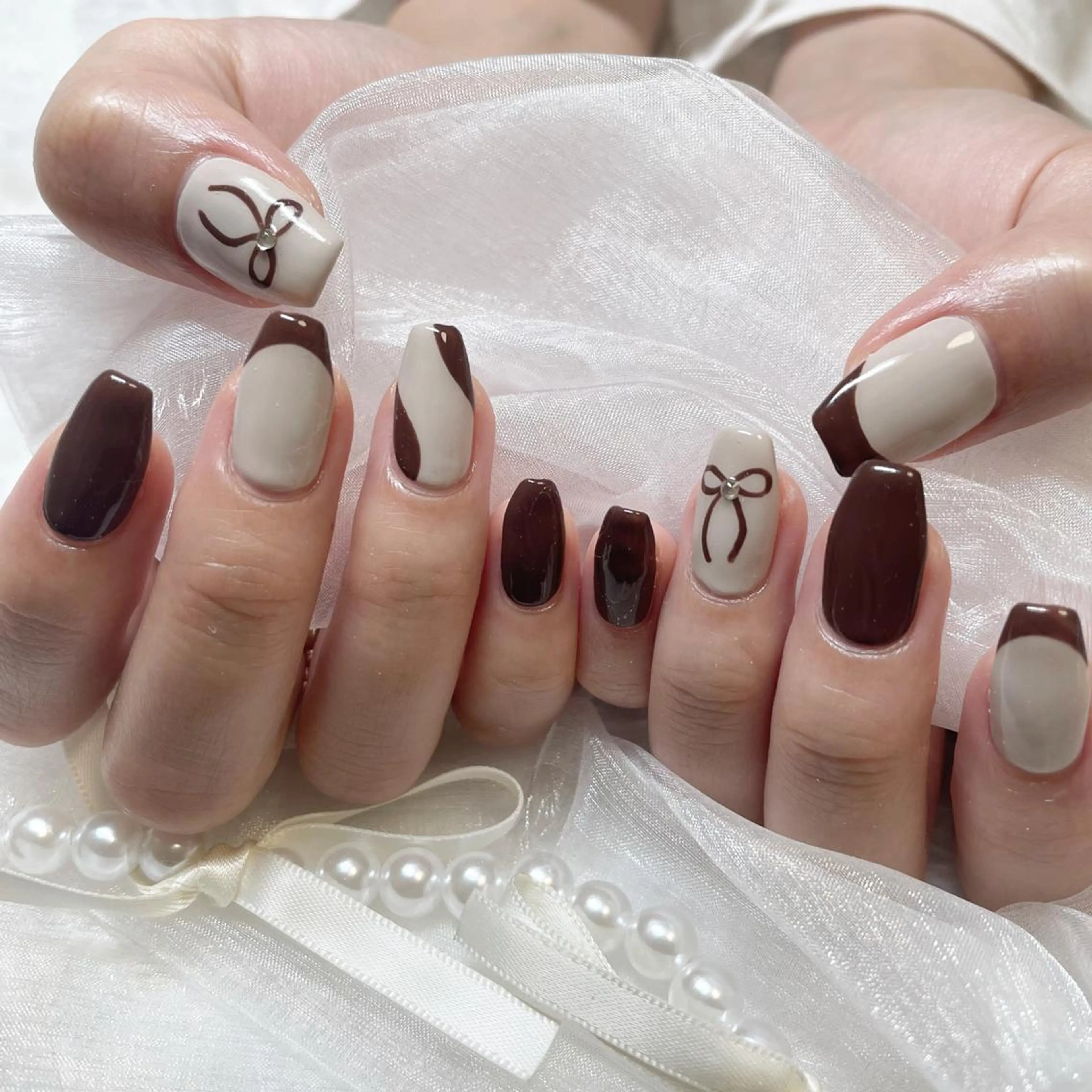 ネイル ジェルネイル 韓国ネイル 持ち込み ワンカラーネイル ワンホンネイル ハンドネイル fiore nail 🦋のネイルデザイン