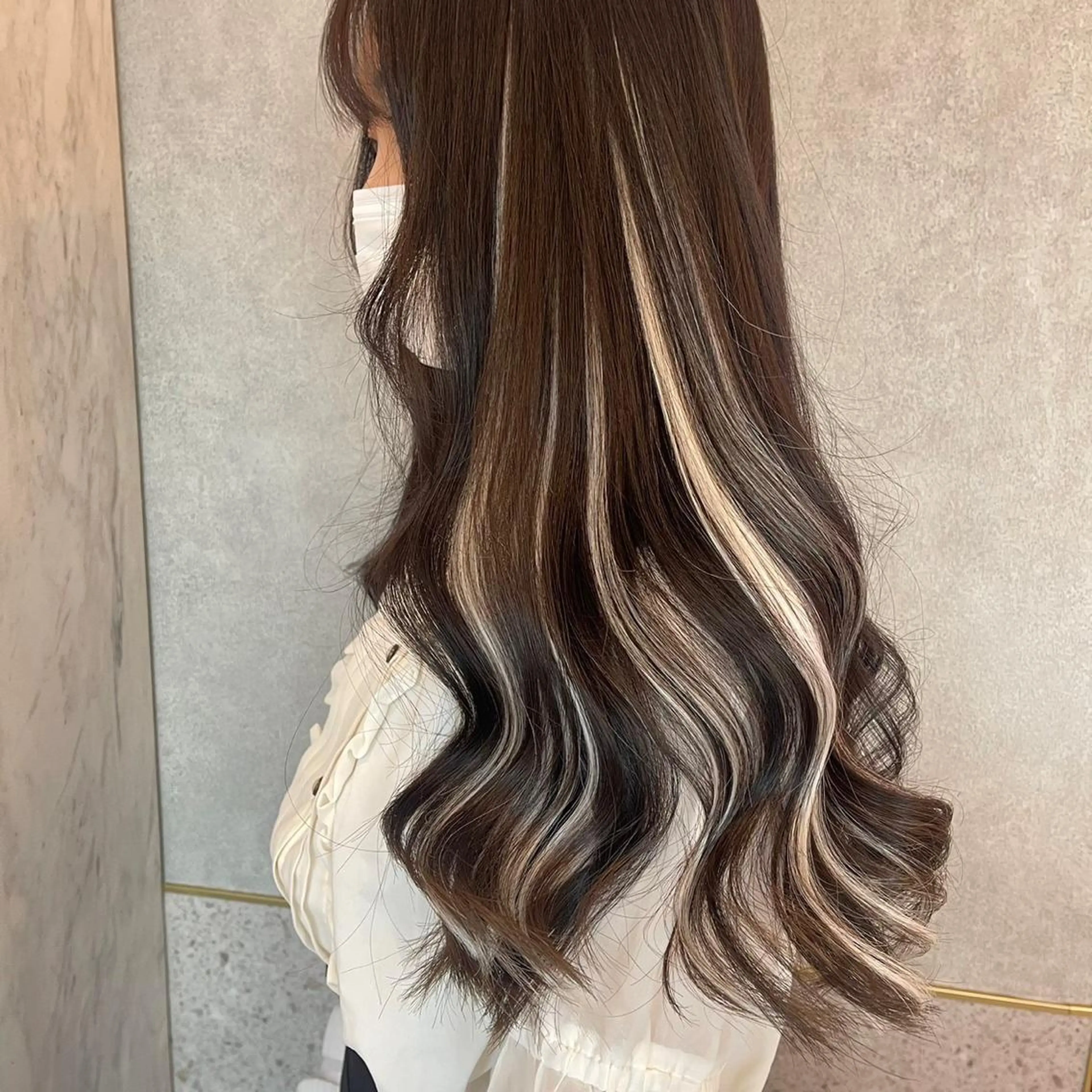 ロング カラー シールエクステ ブリーチ ブラウンカラー ケアカラー ダブルカラー 新宿/韓国ヘア 中明度カラー/かやのヘアスタイル