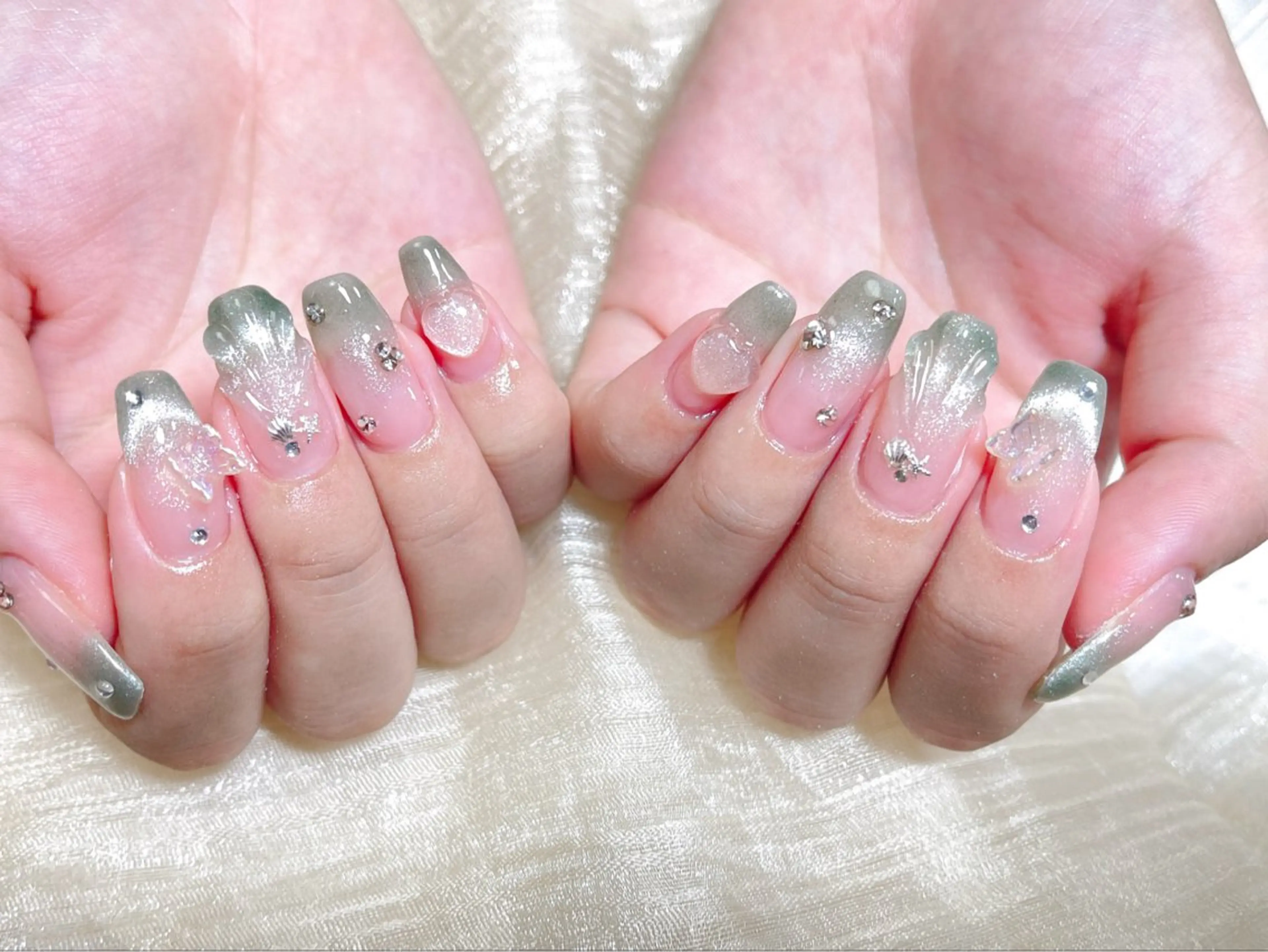 ネイル ハンドネイル 🎀ネイルサロン エクラYUI🎀のネイルデザイン