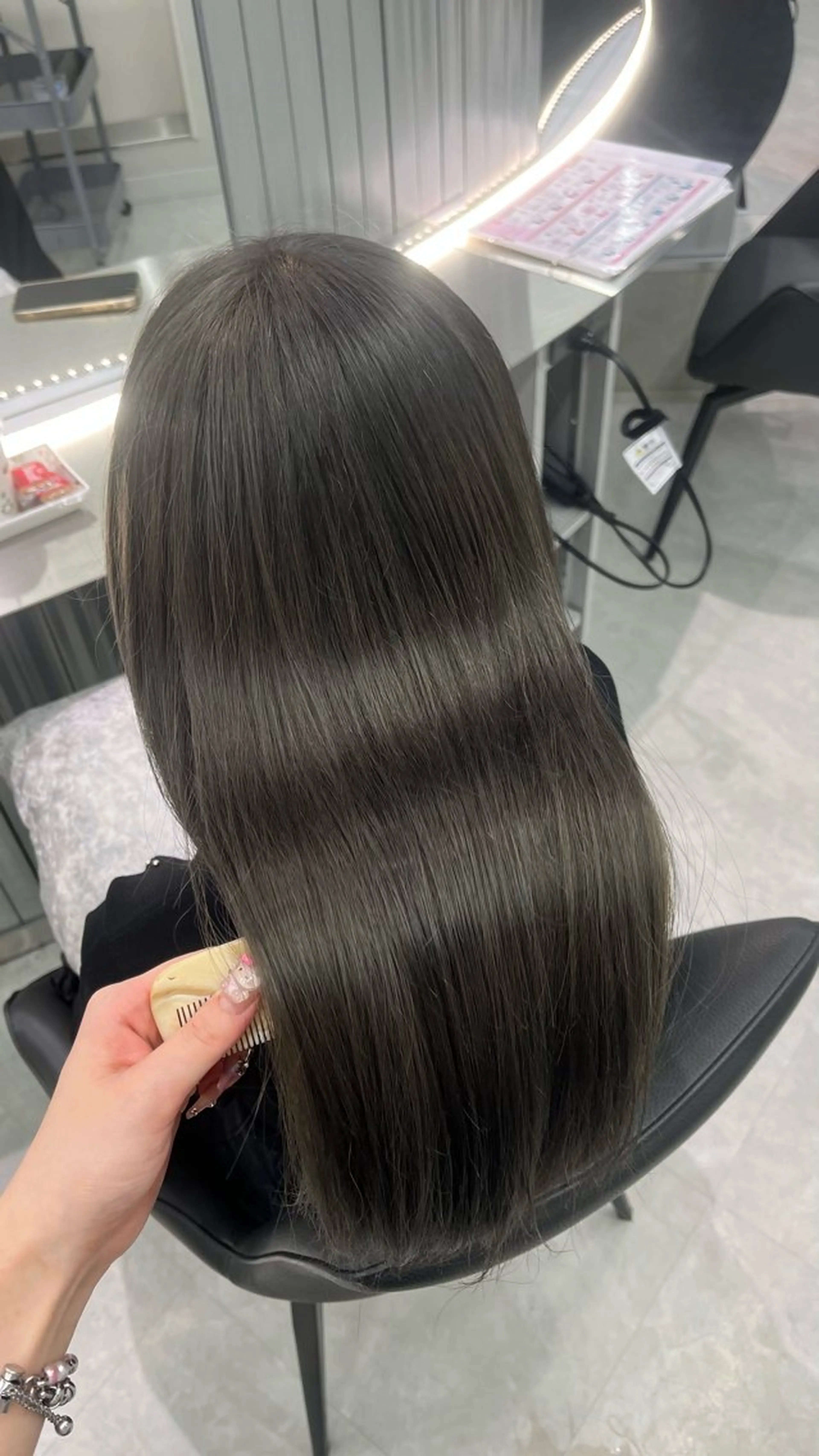 ロング カット 縮毛矯正 トリートメント ブリーチカラー うたのヘアスタイル