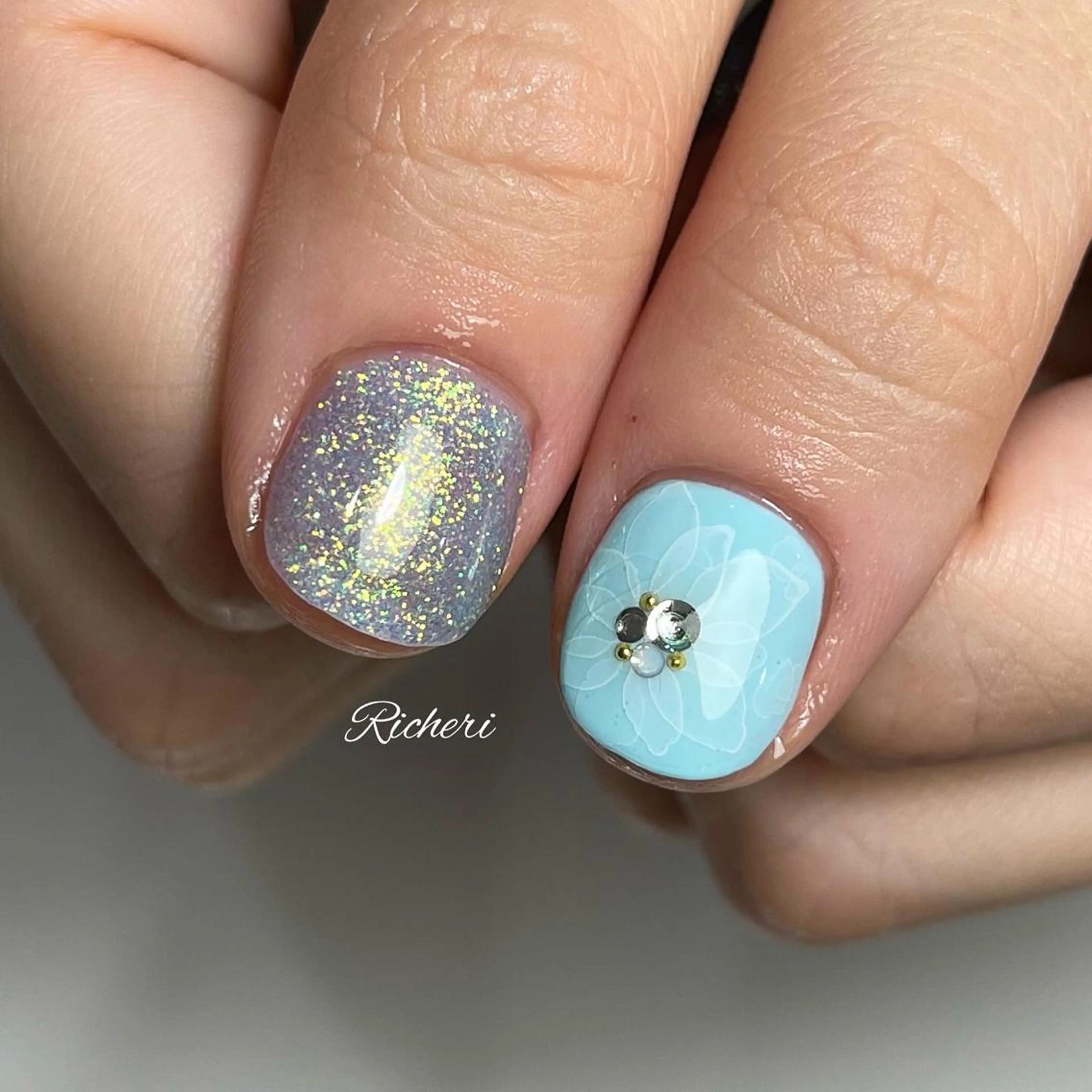 ミディアム ネイル 韓国風ヘア アートネイル フラワーネイル フレンチネイル ジェルネイル richeri beautyのエステ・リラクイメージ