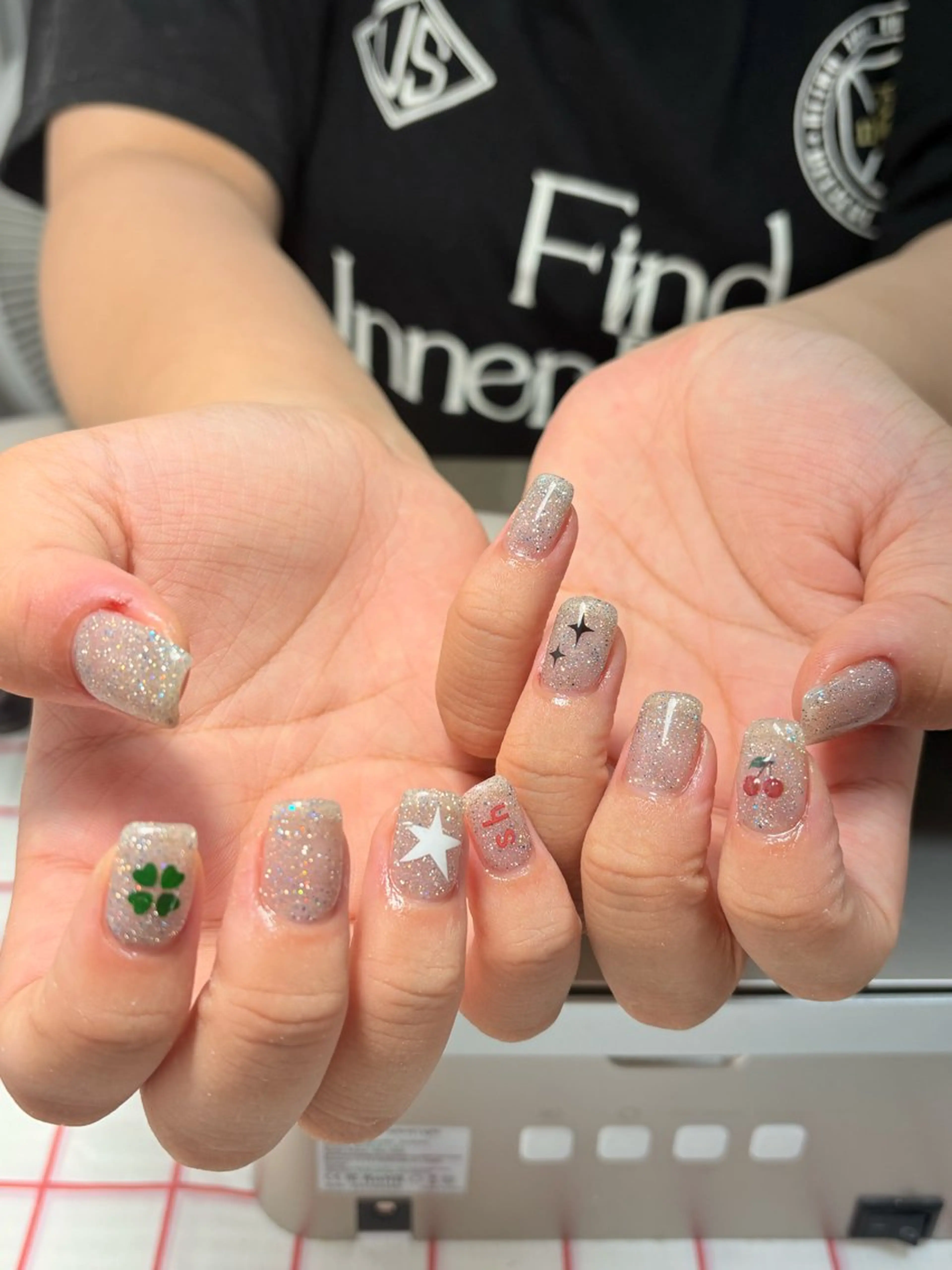 ネイル ハンドネイル she saw me / shokoのネイルデザイン