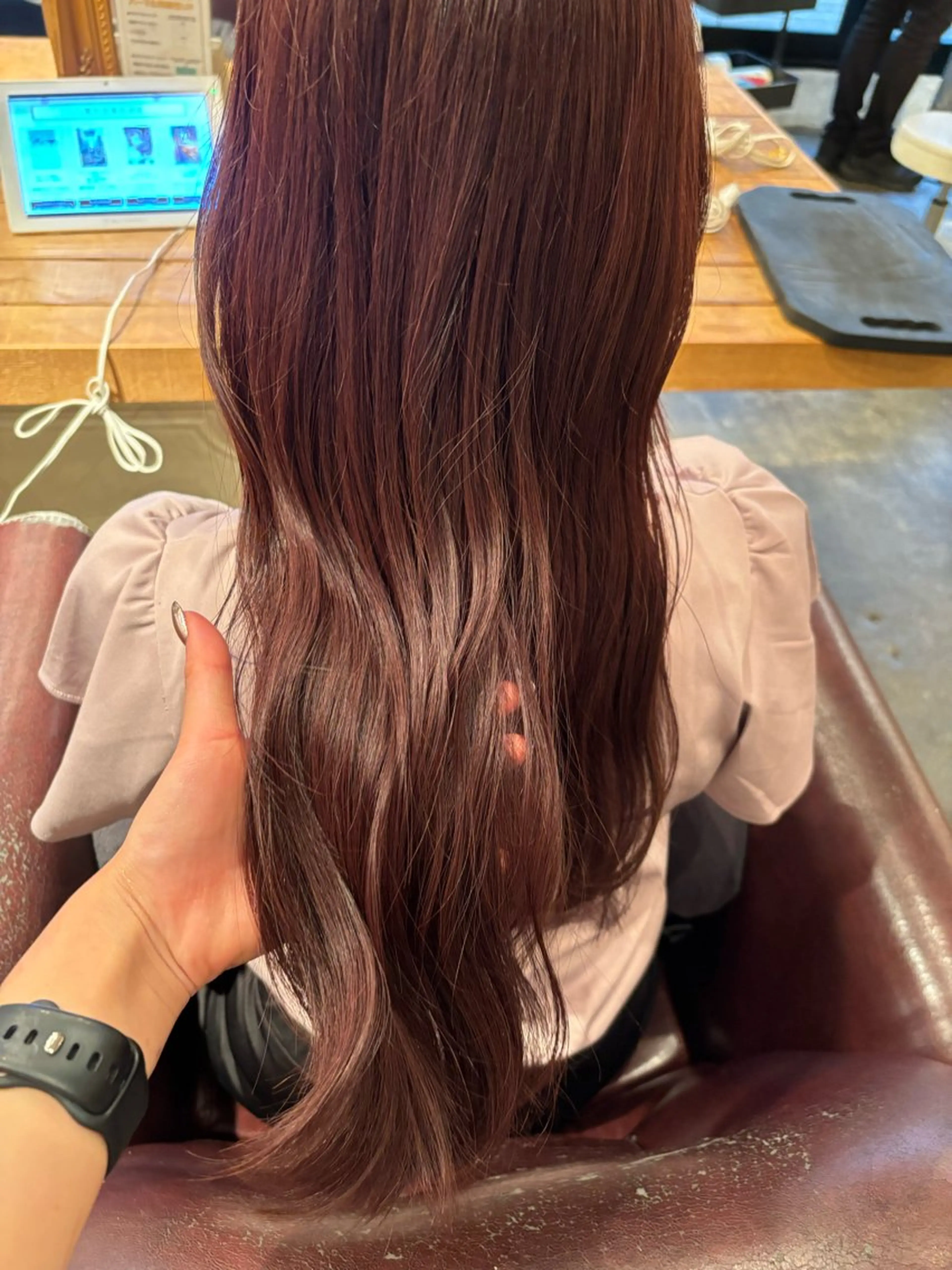 ロング カラー 髪質改善カラー ベージュ🤎YUMEのヘアスタイル