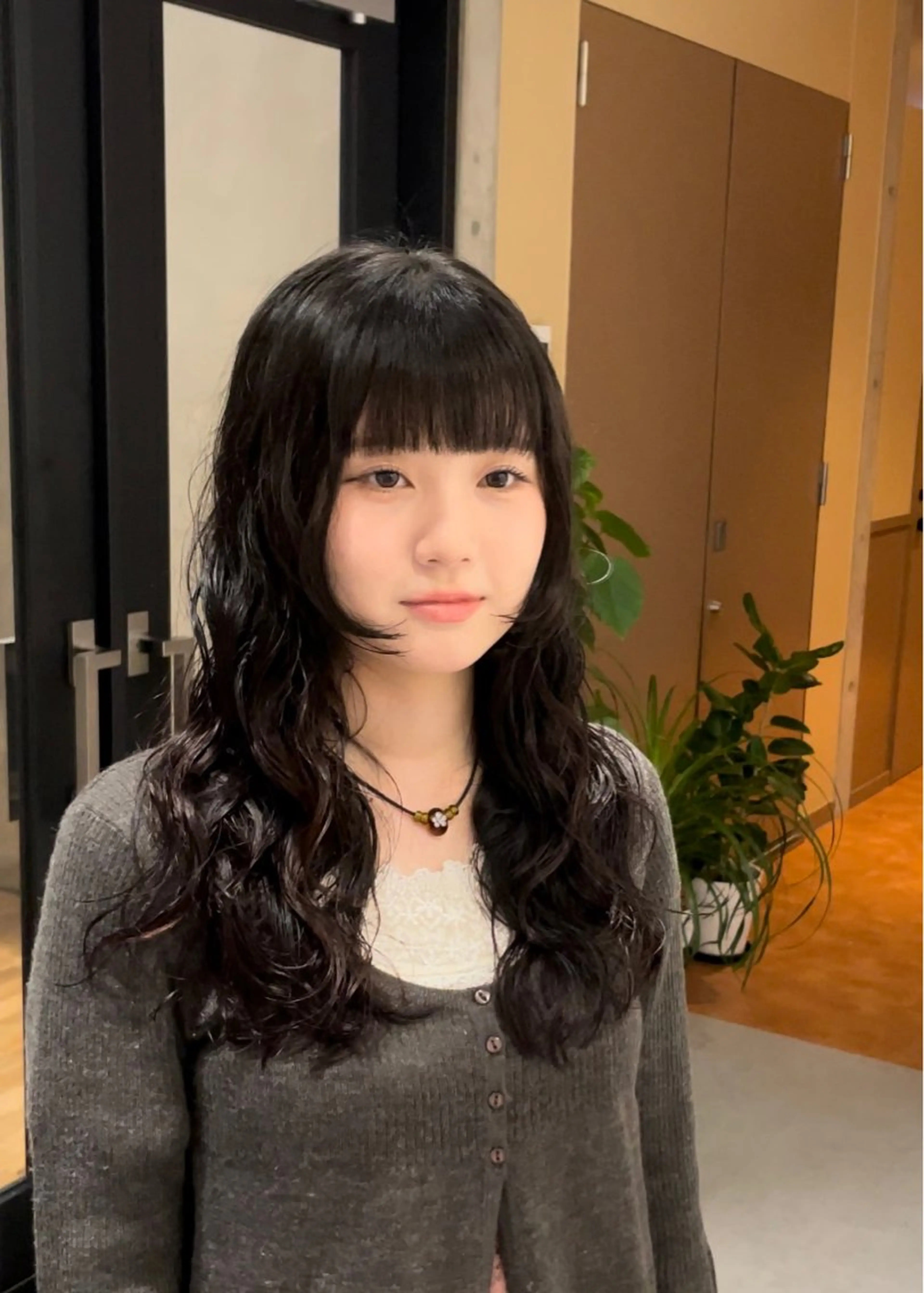 セミロング パーマ セミロングパーマ 髪質改善 縮毛矯正 カット パーマ トリートメント 大石 陽菜のヘアスタイル