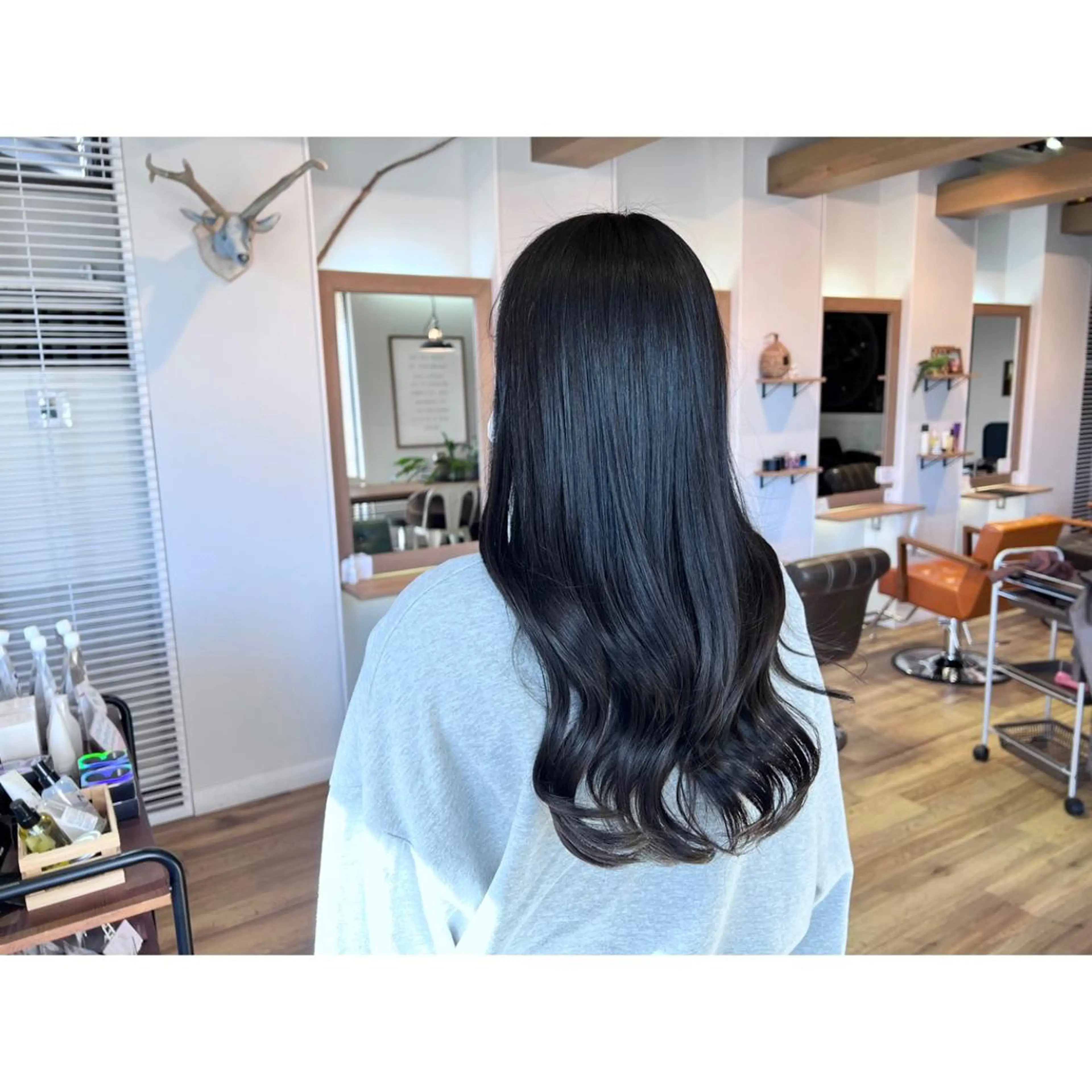 ロング カラー ヘアカラー トリートメント ツキダテ ユイのヘアスタイル