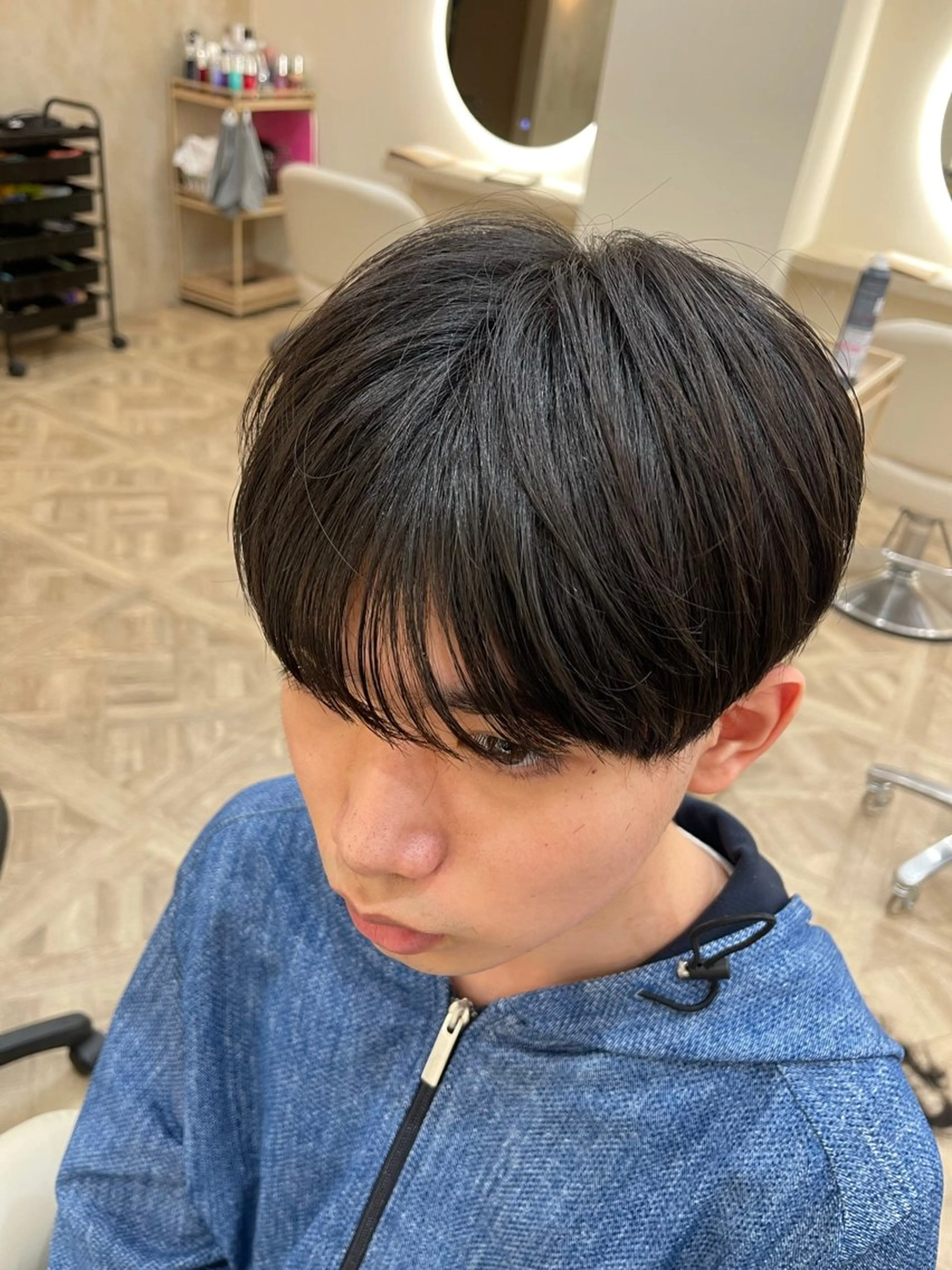メンズ マッシュ シースルーマッシュ MEN‘S HAIR BLEACHi塩釜口所属・市原亮/塩釜口/ ツイスパ/波巻きのヘアスタイル