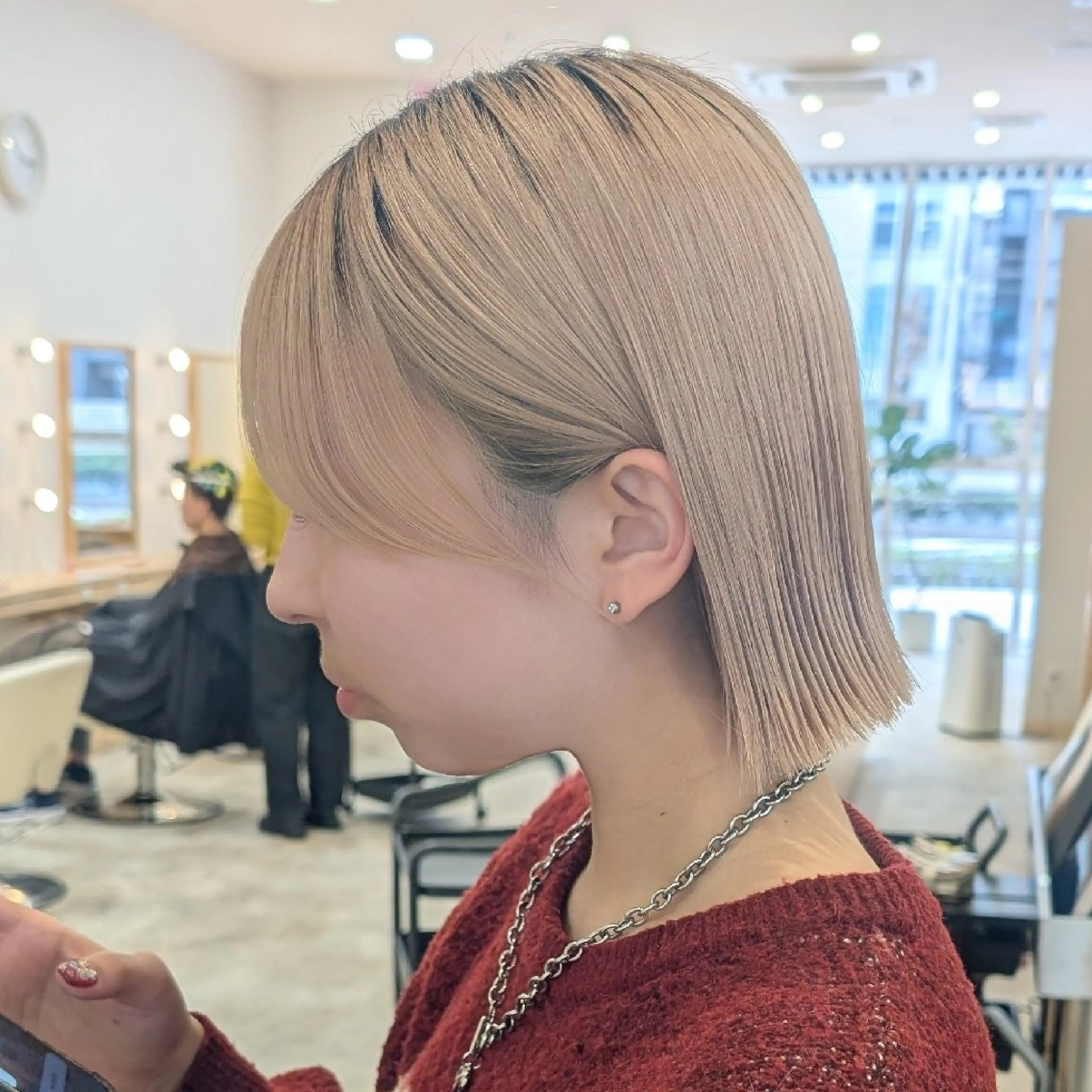 ショート 彩桜/艶カラー/小顔 に見せるカット✂のヘアスタイル
