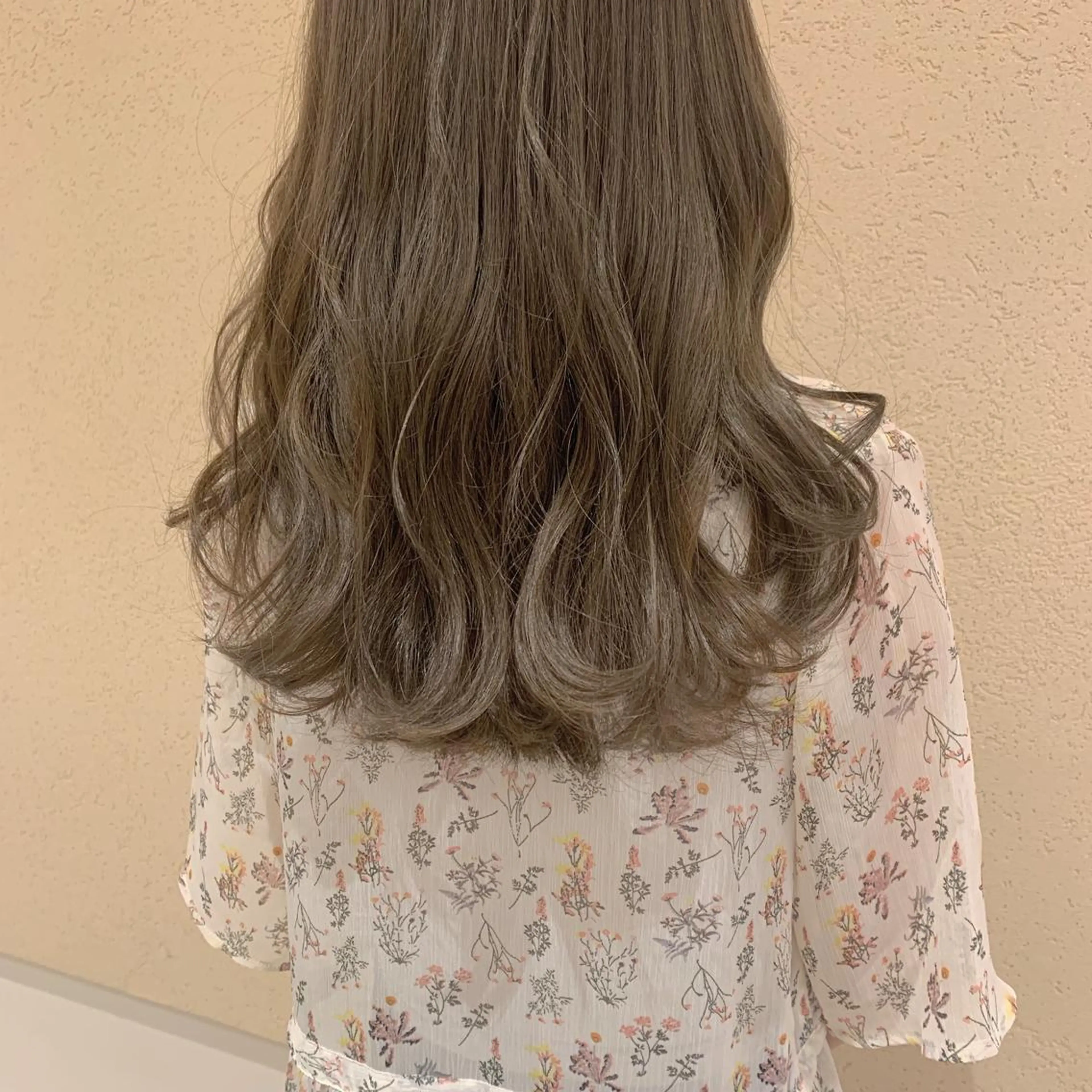 ロング カラー ベージュカラー オレンジ 𝒢𝒾𝓇𝓁𝓎 ⑅　𝓎𝓊𝓀𝒶のヘアスタイル