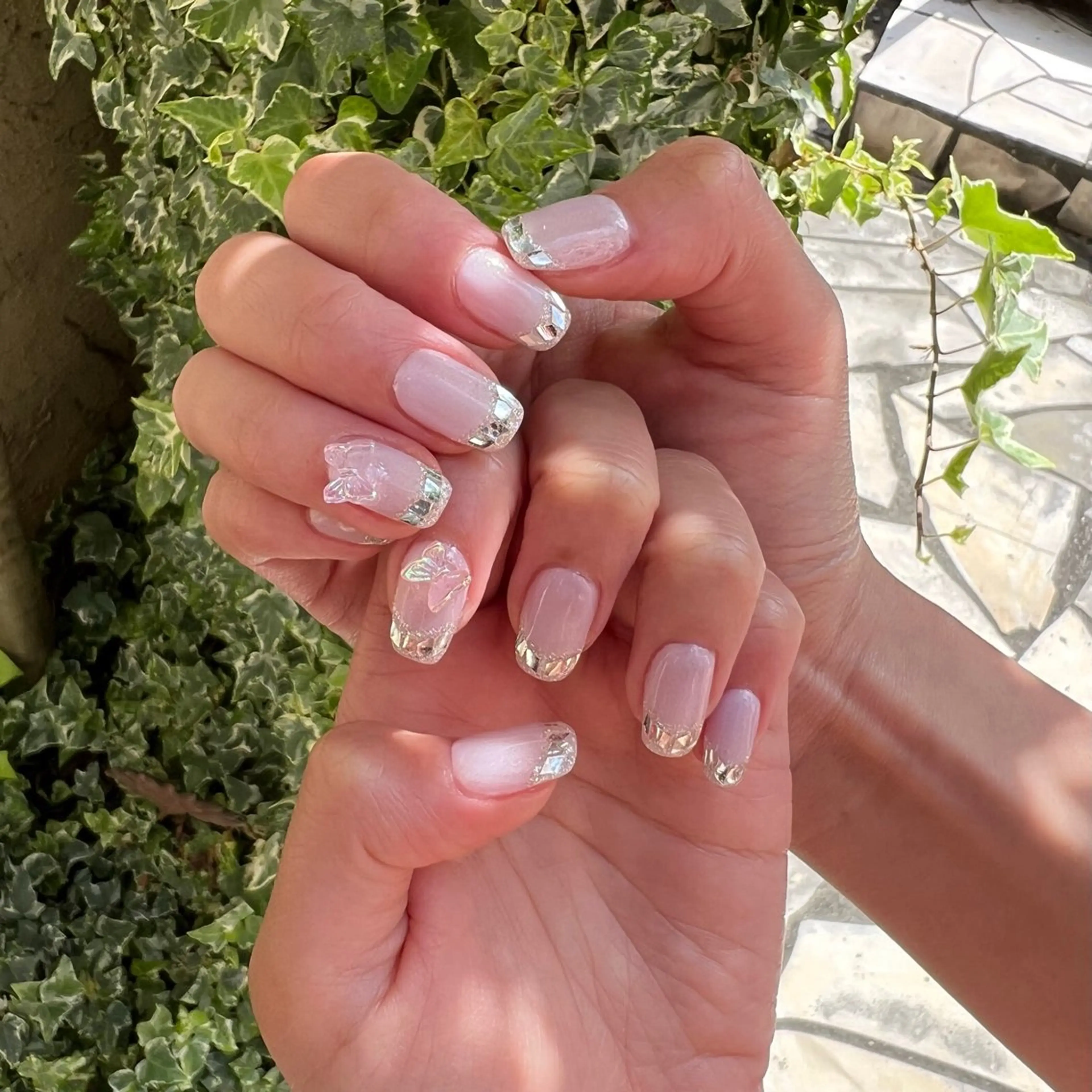 ネイル オーロラネイル フレンチネイル ガラスフレンチ ピンク 隠れ家一戸建て金町 HIROMI 葛飾区のネイルデザイン