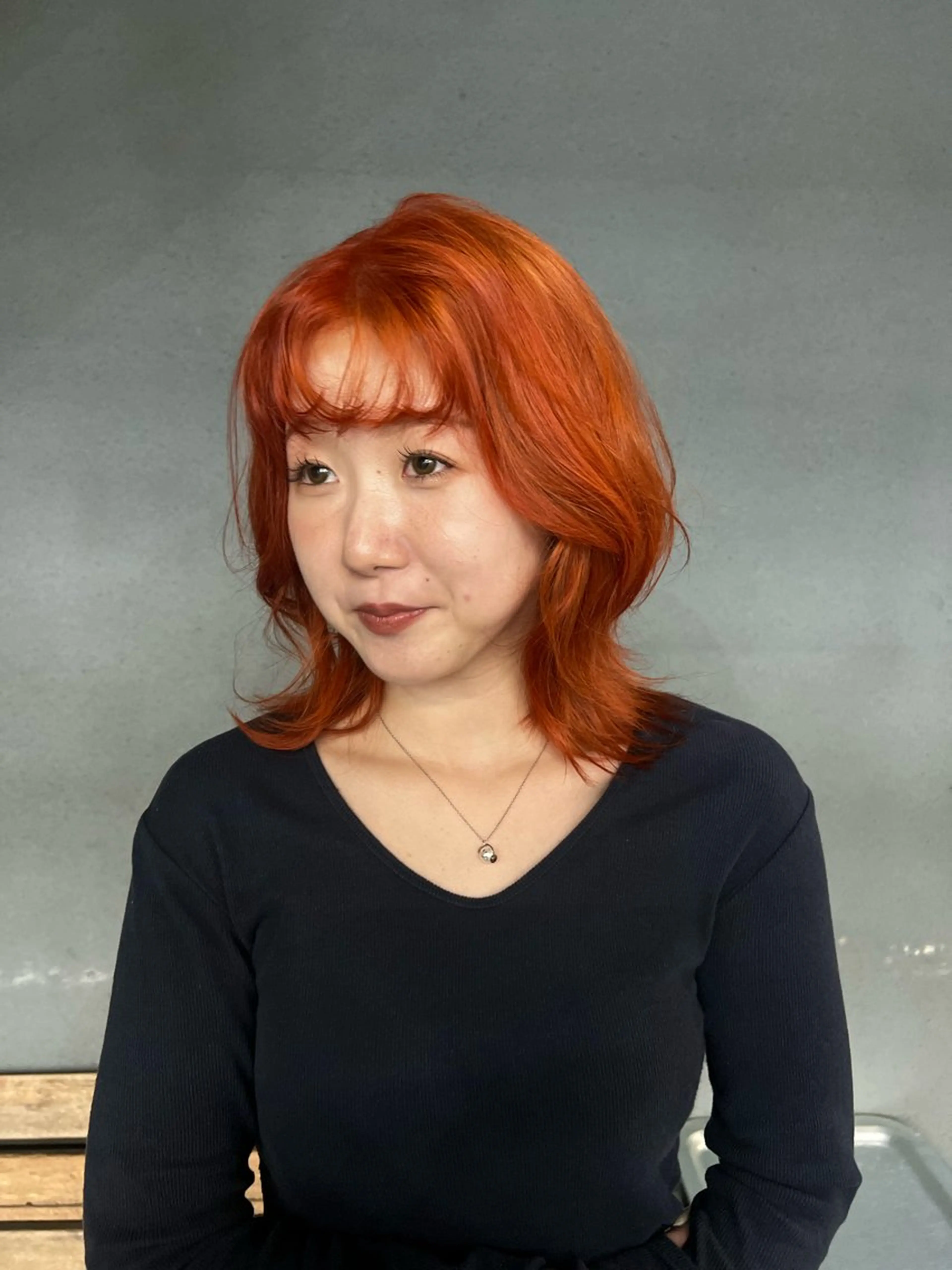 ミディアム カラー ブリーチ ブリーチなしカラー オレンジ ヘアカラー AOI 　ヘアカラ ー / ブリーチのヘアスタイル